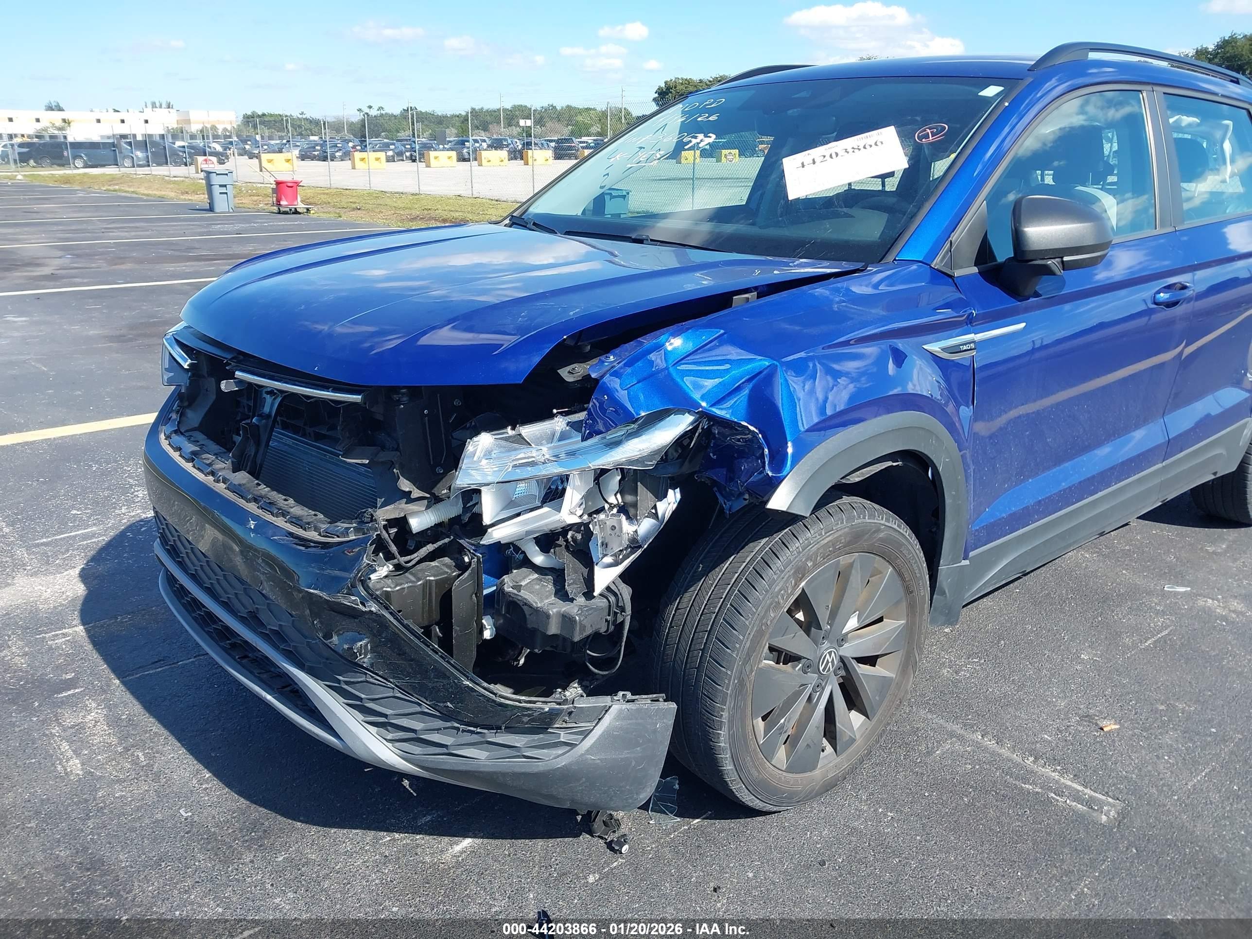 VOLKSWAGEN TAOS image 6