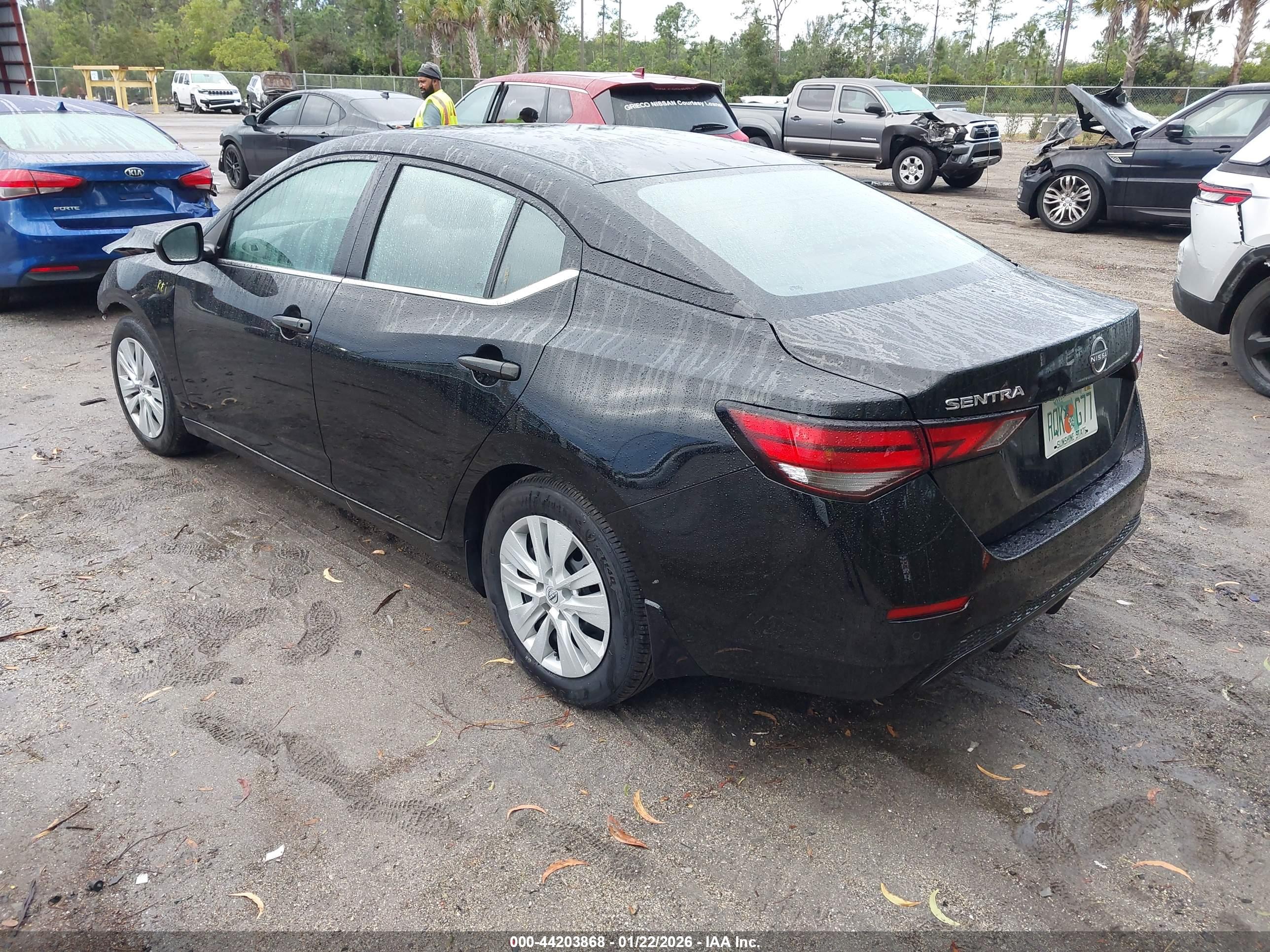 NISSAN SENTRA image 3
