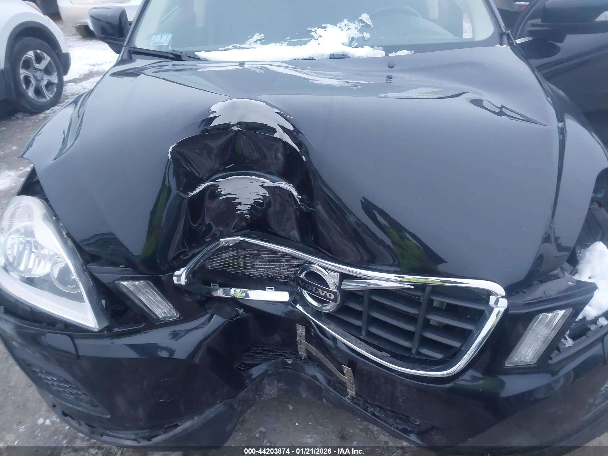 VOLVO XC60 image 10