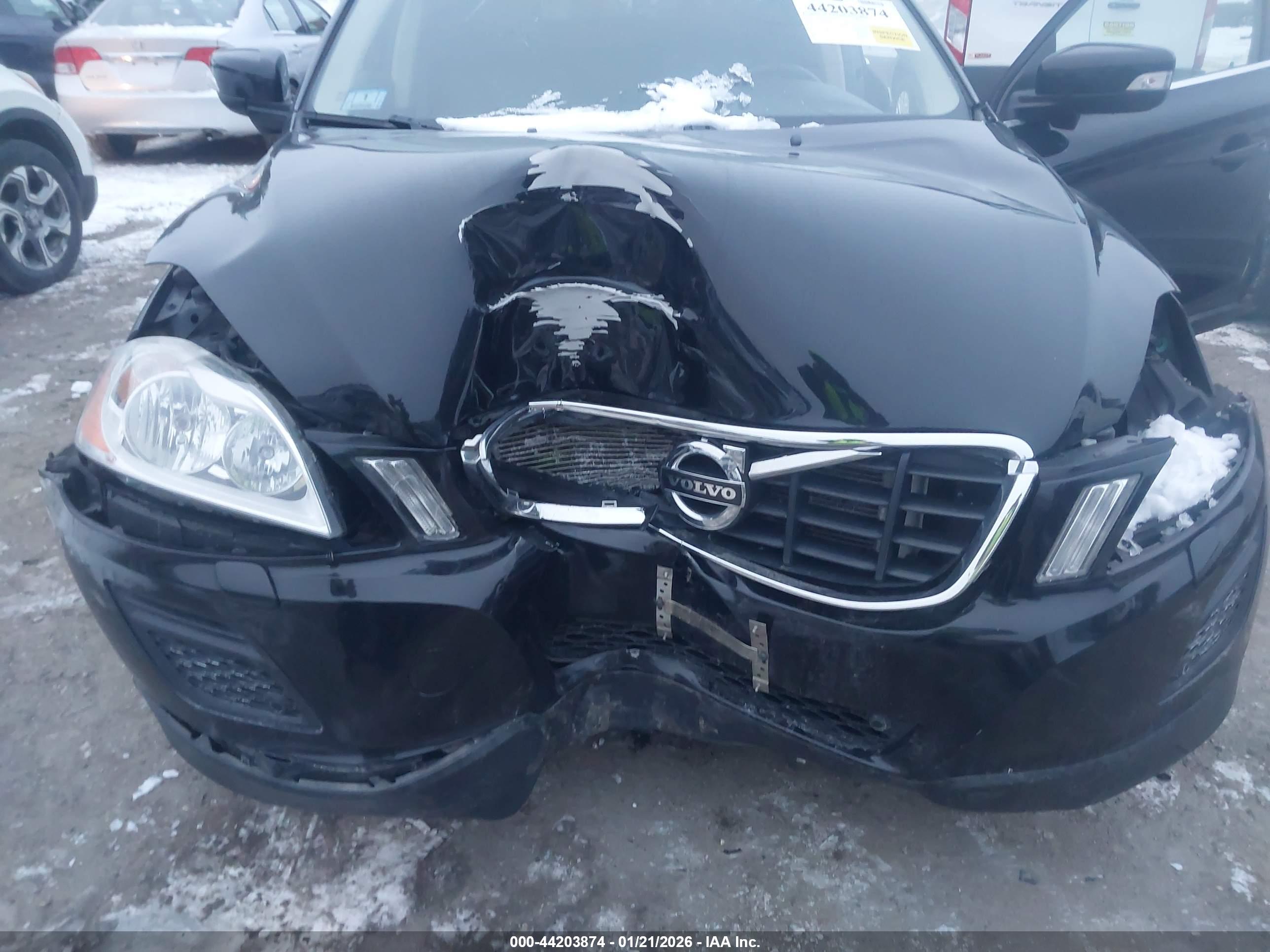 VOLVO XC60 image 6
