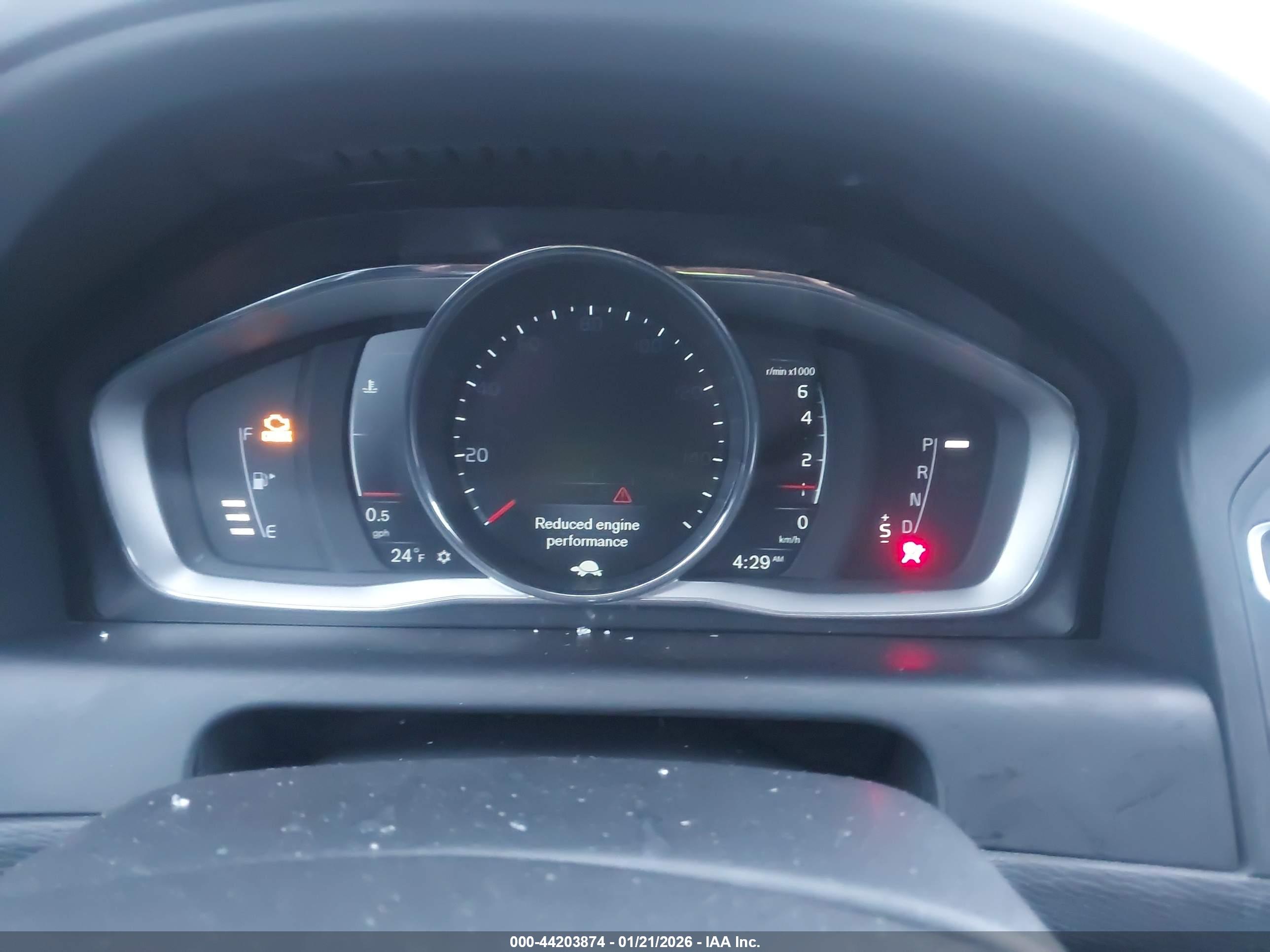 VOLVO XC60 image 7