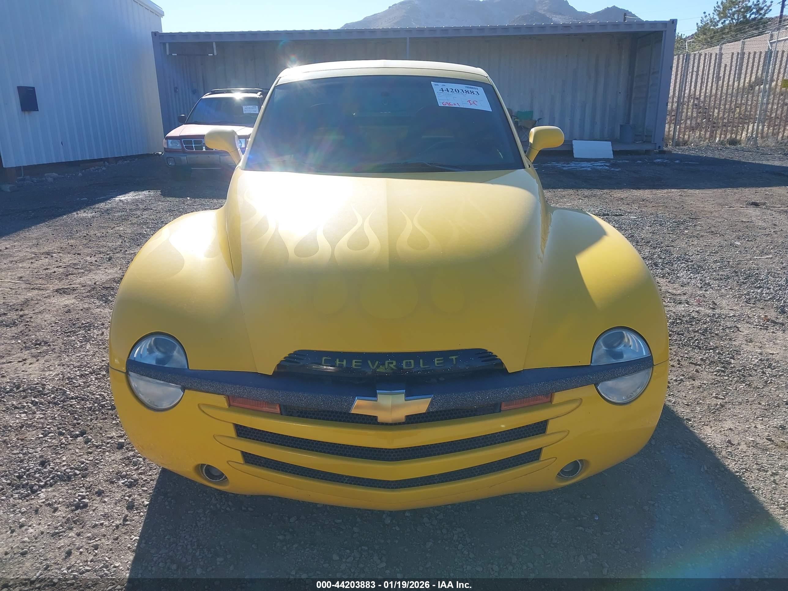 CHEVROLET SSR image 6