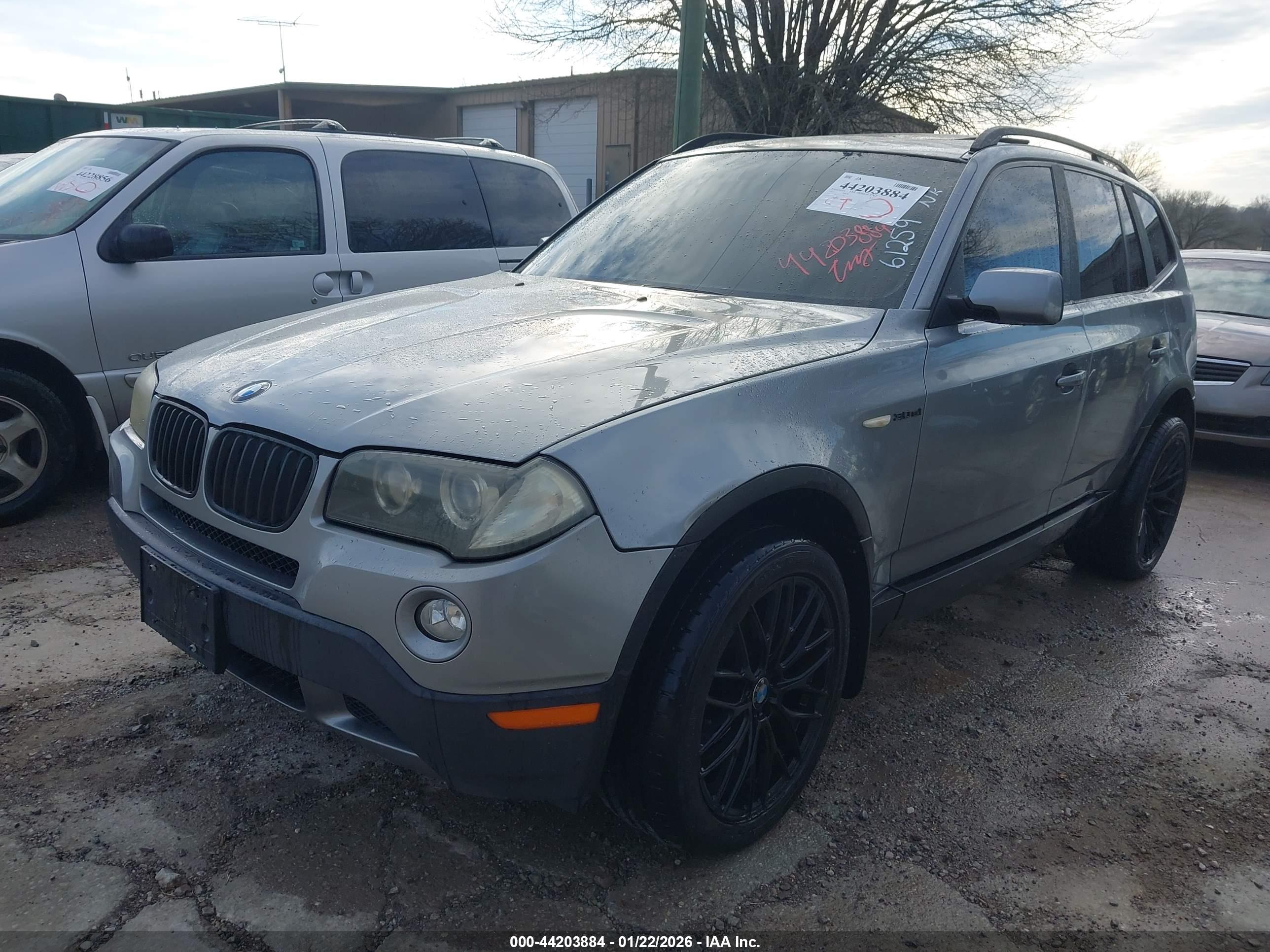 BMW X3 image 2