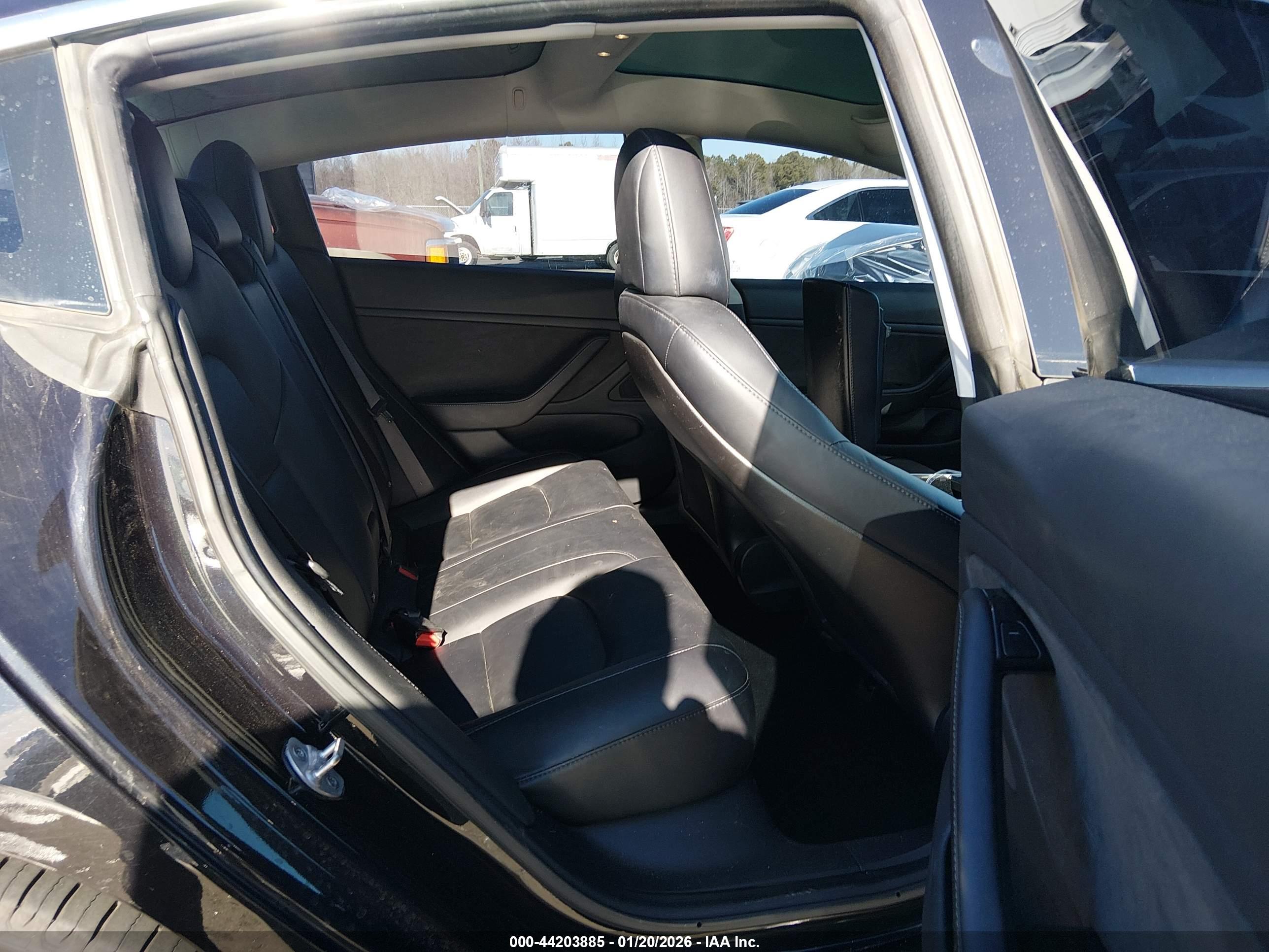 TESLA MODEL image 8