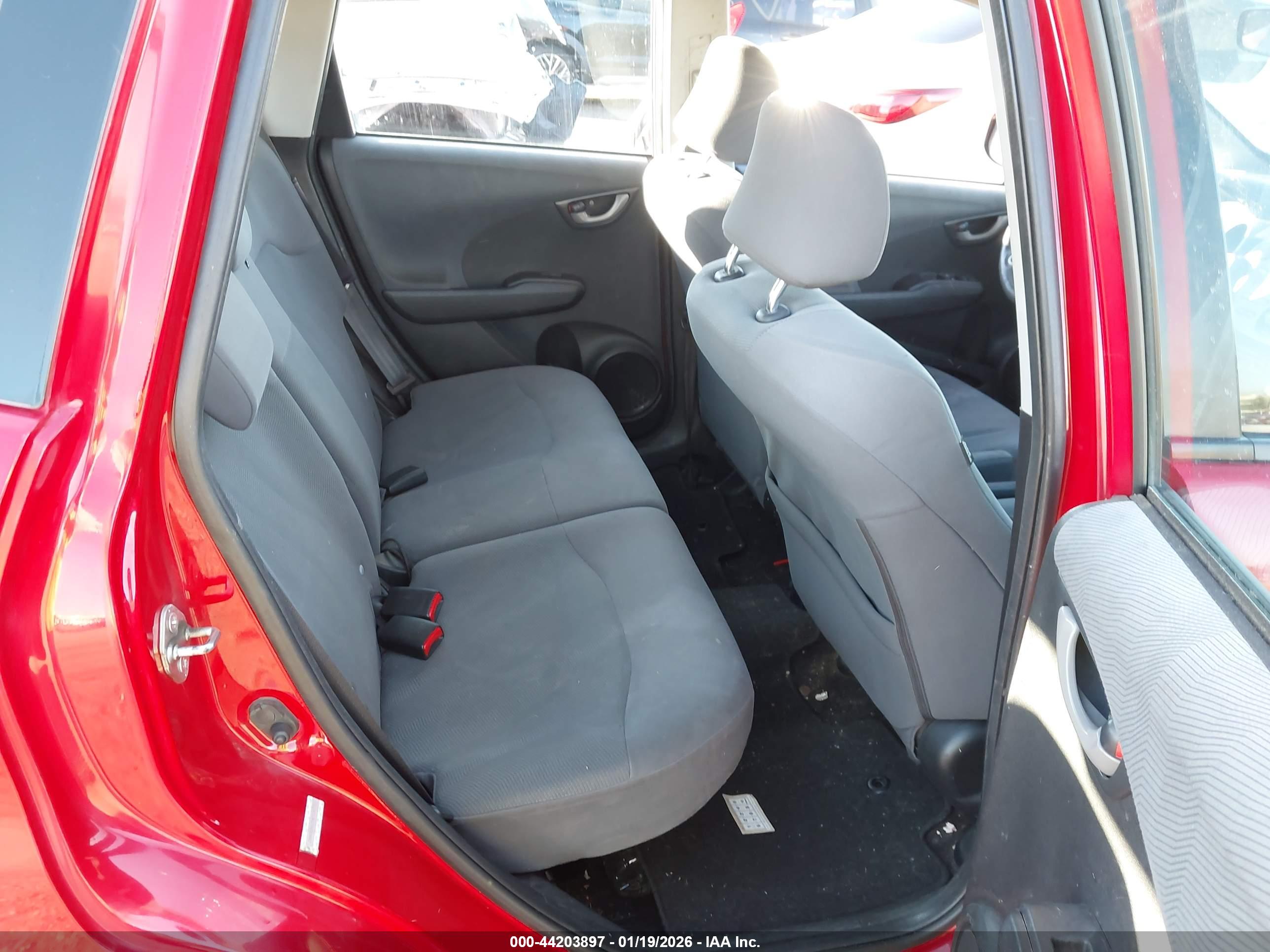 HONDA FIT image 8