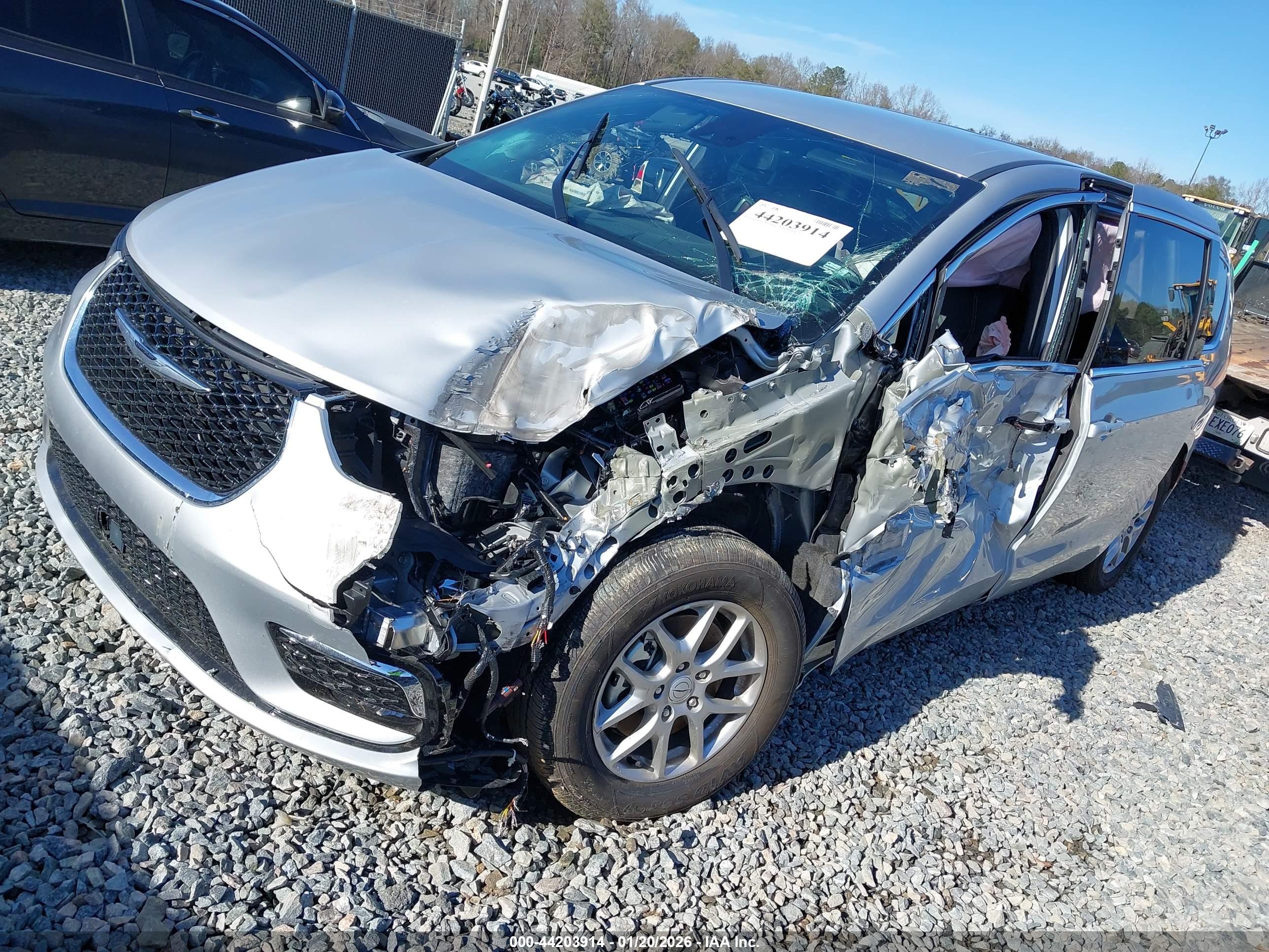 CHRYSLER PACIFICA image 2
