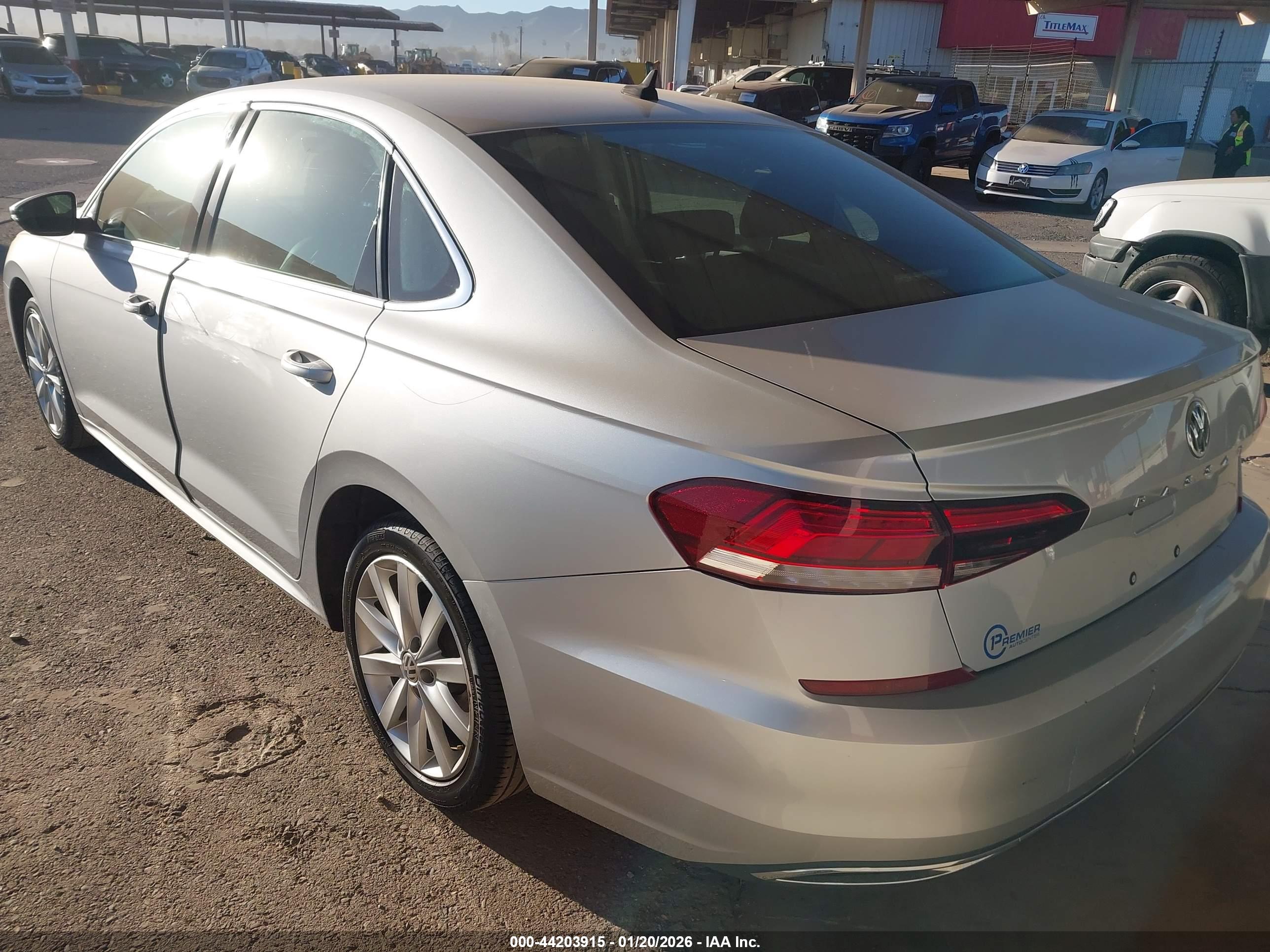 VOLKSWAGEN PASSAT image 3