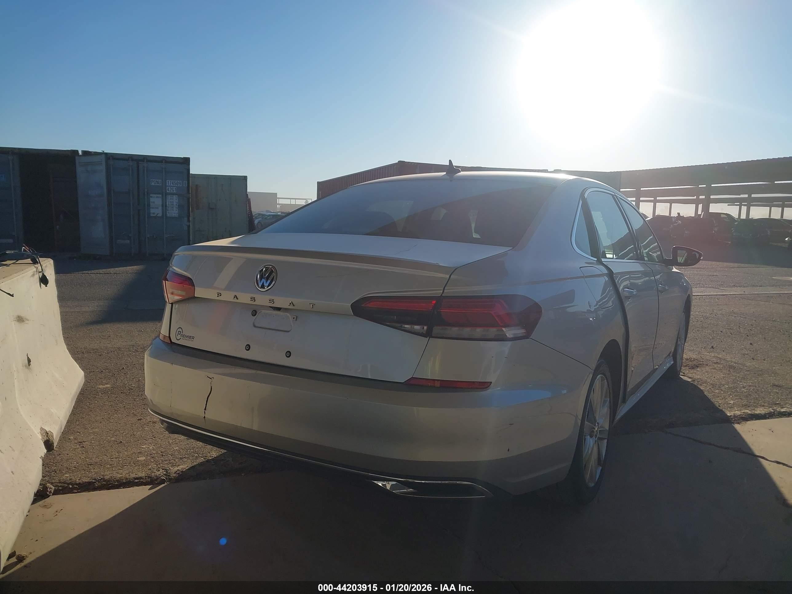 VOLKSWAGEN PASSAT image 4