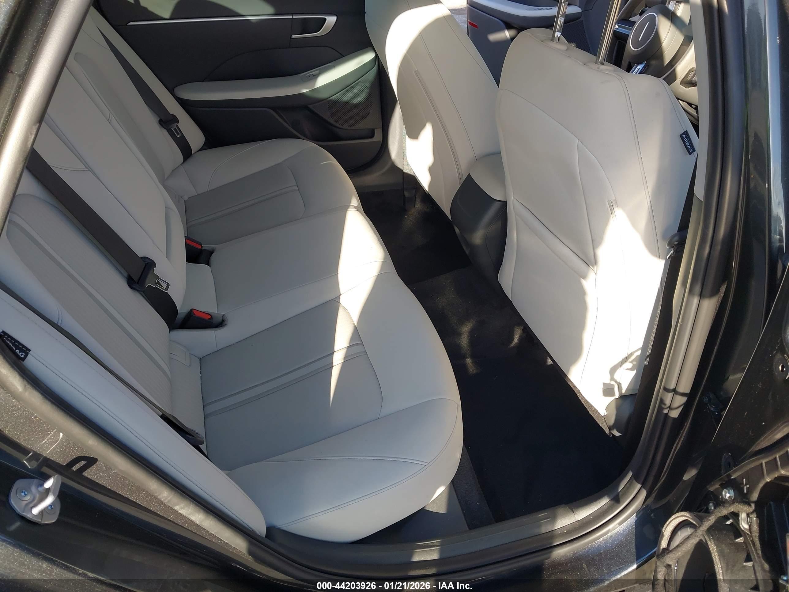 HYUNDAI SONATA image 8