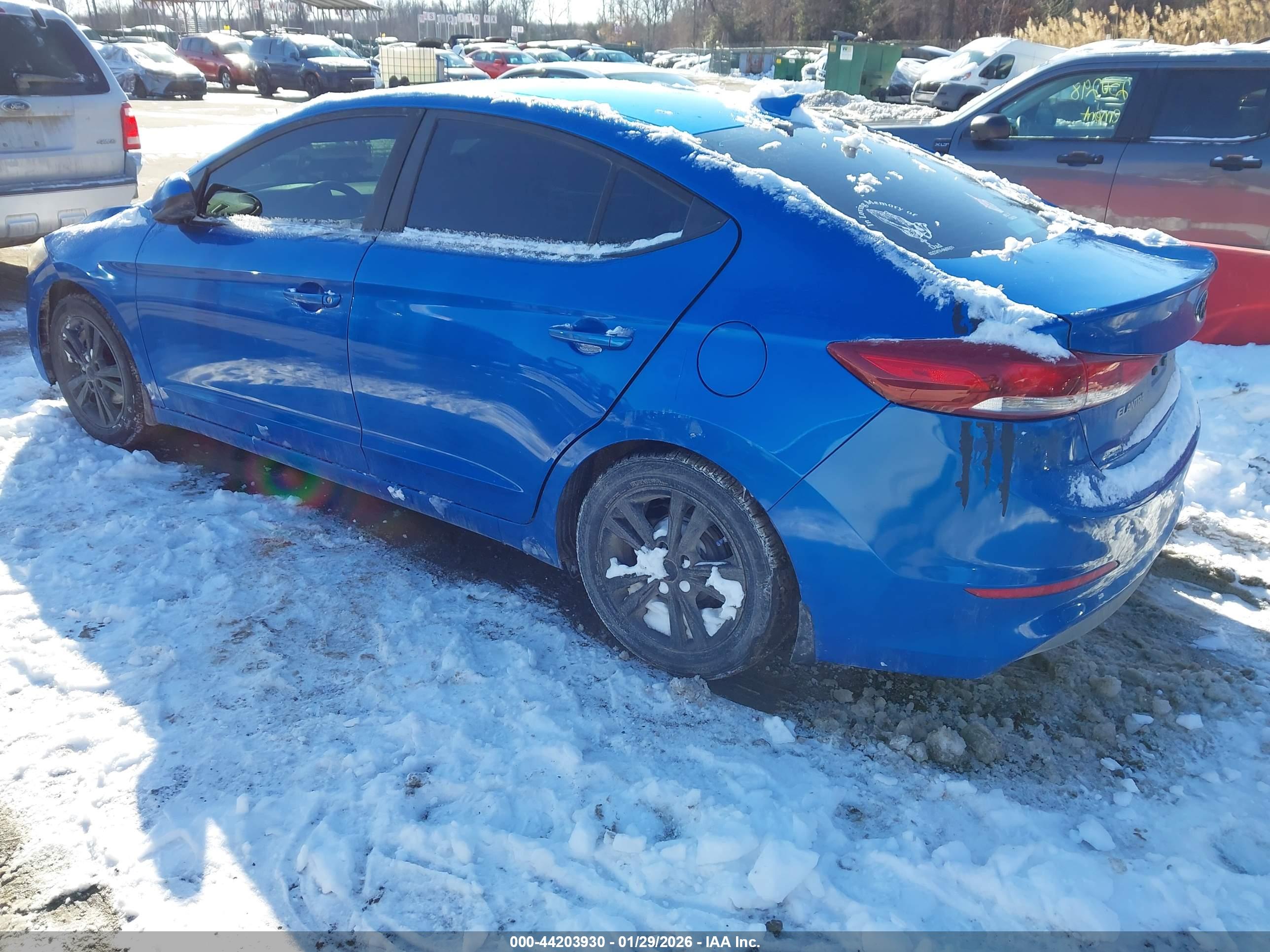 HYUNDAI ELANTRA image 3