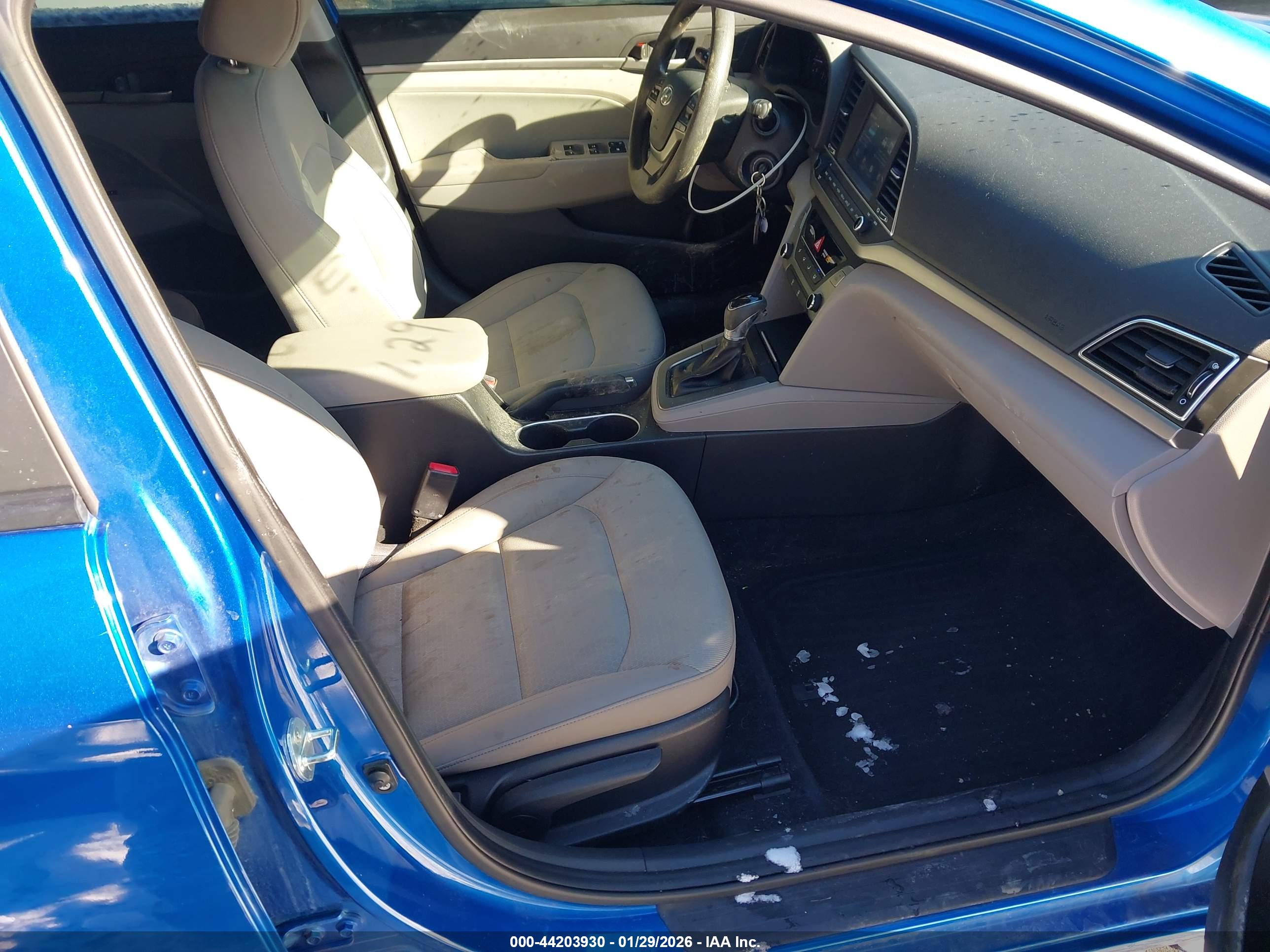 HYUNDAI ELANTRA image 5