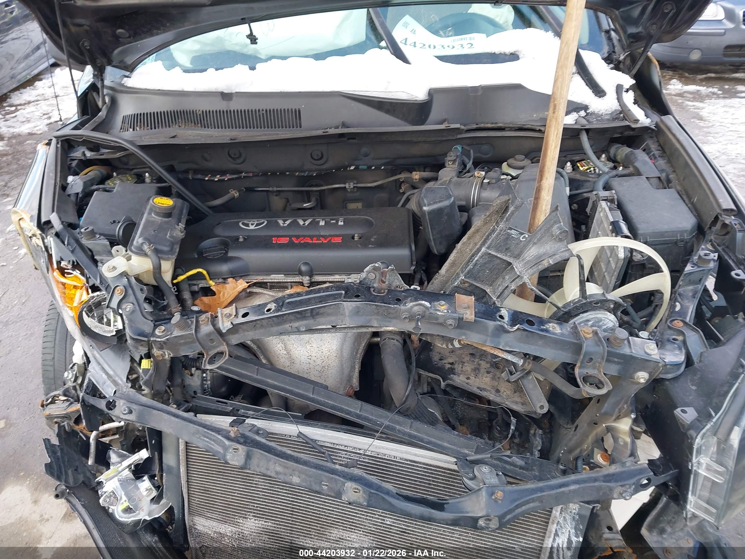 TOYOTA RAV4 image 10