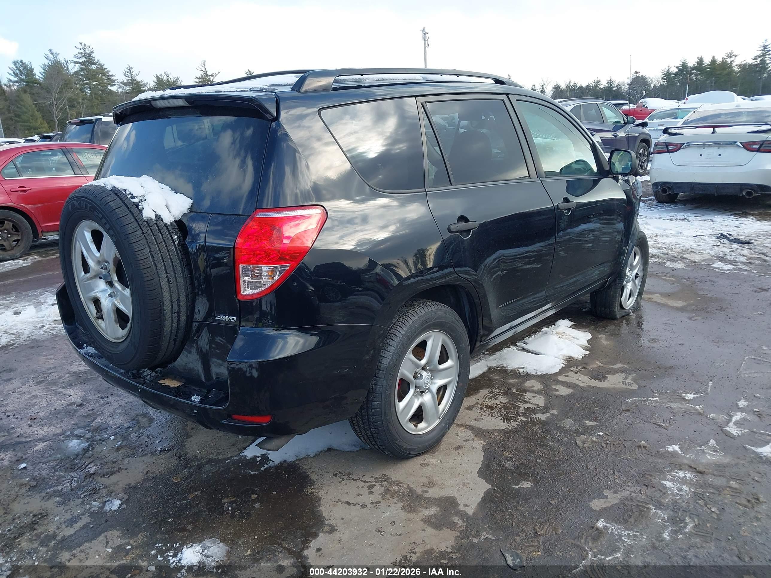 TOYOTA RAV4 image 4