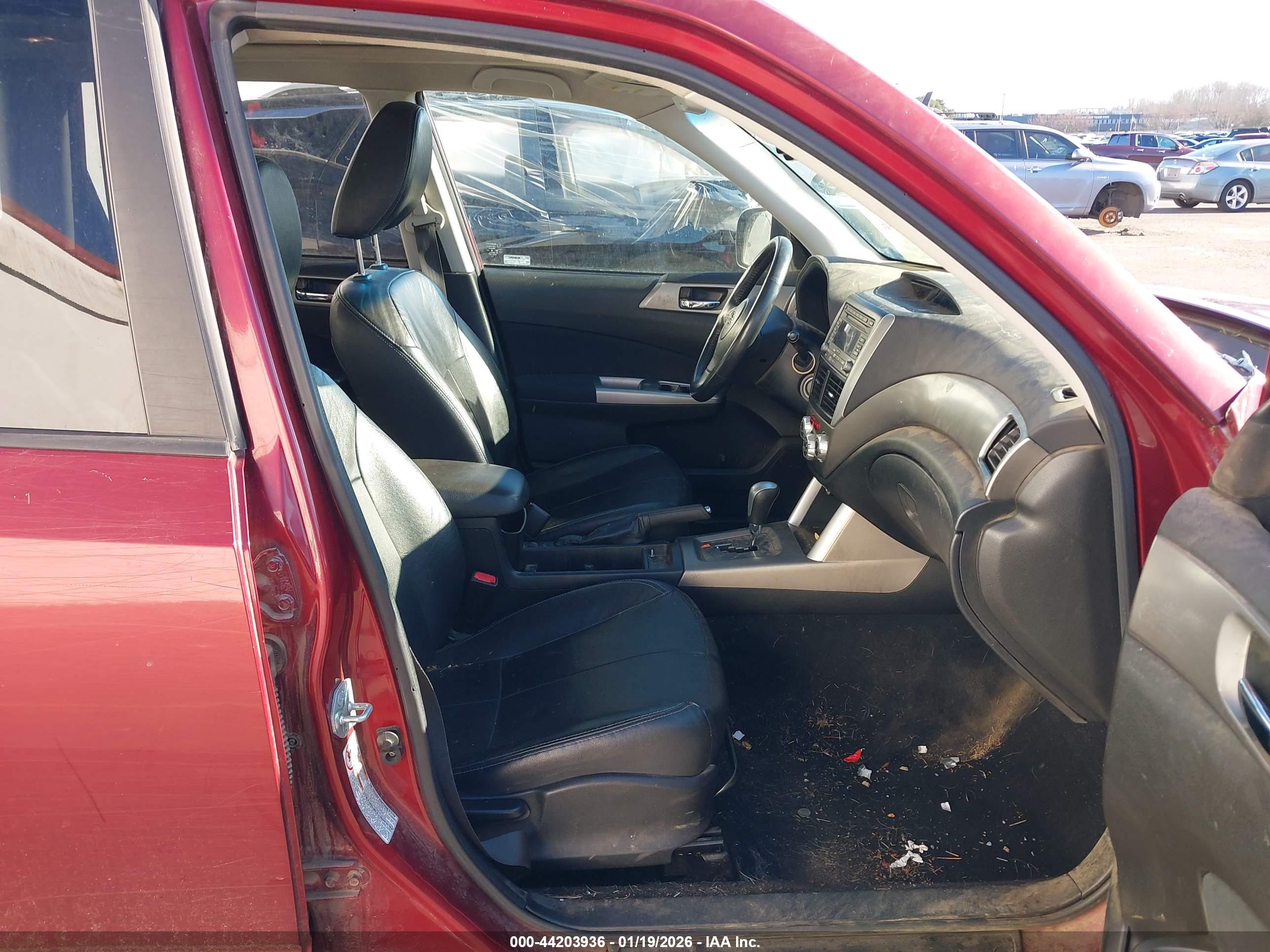 SUBARU FORESTER image 5