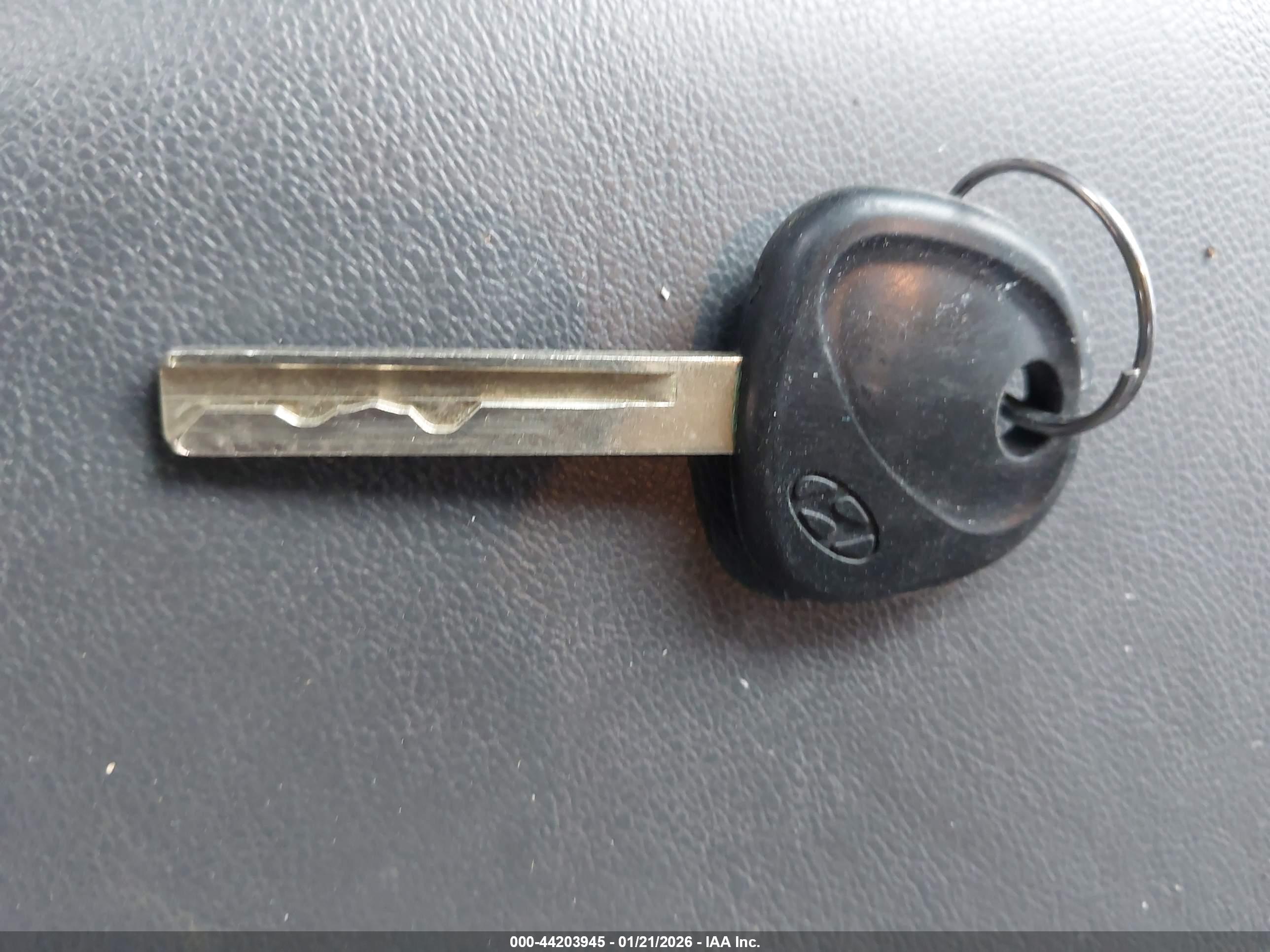 HYUNDAI ACCENT image 11