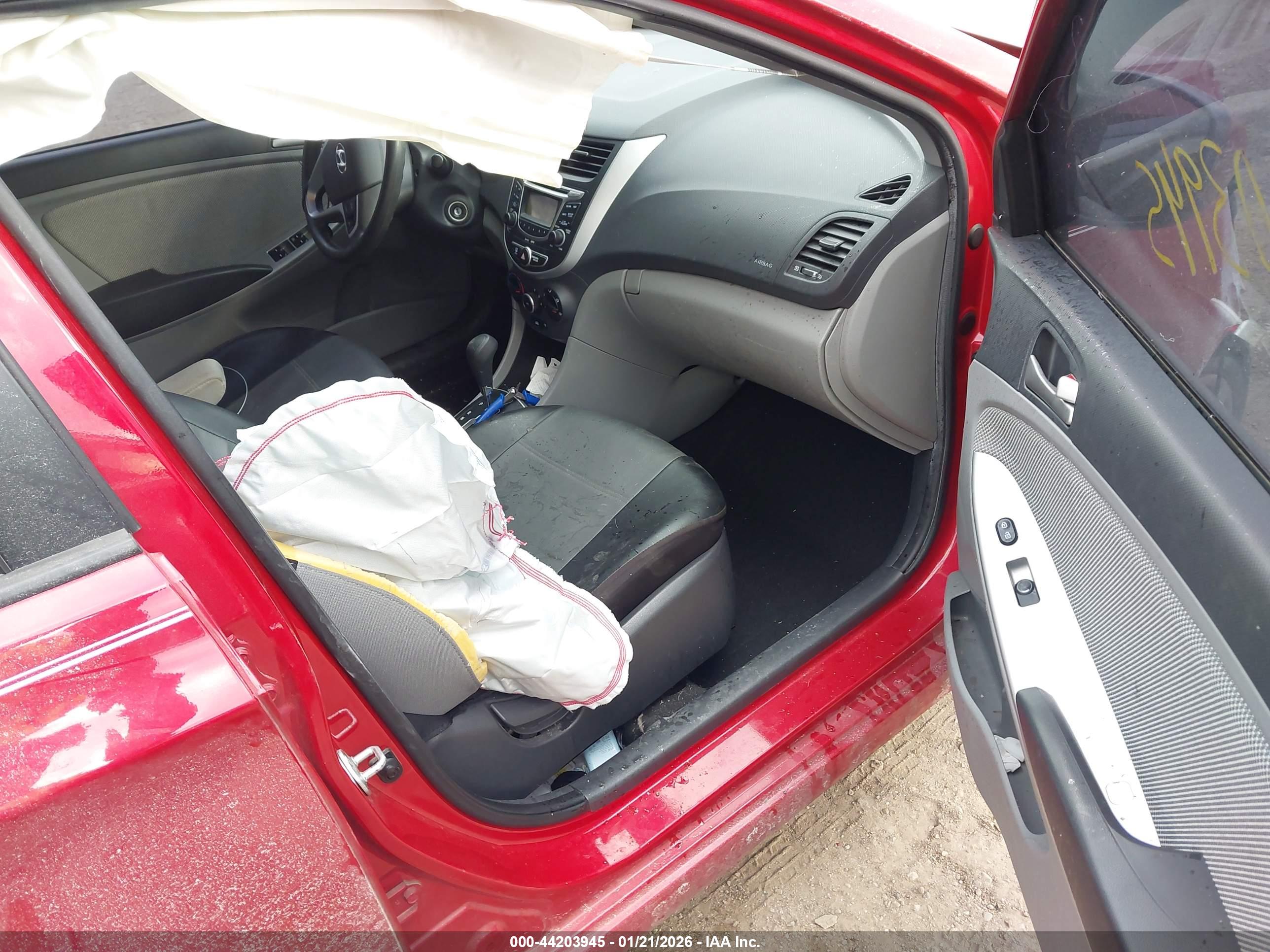 HYUNDAI ACCENT image 5