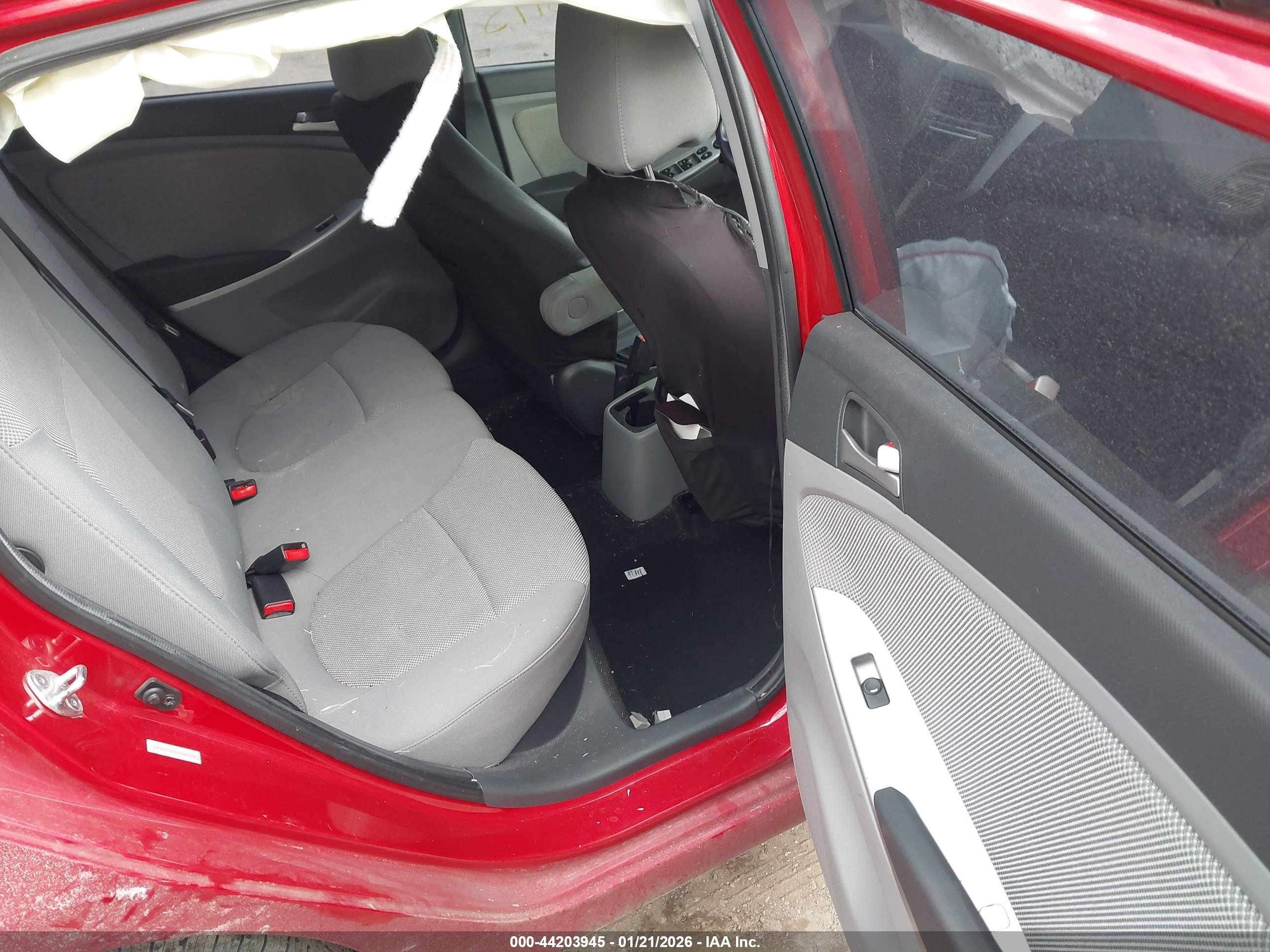 HYUNDAI ACCENT image 8