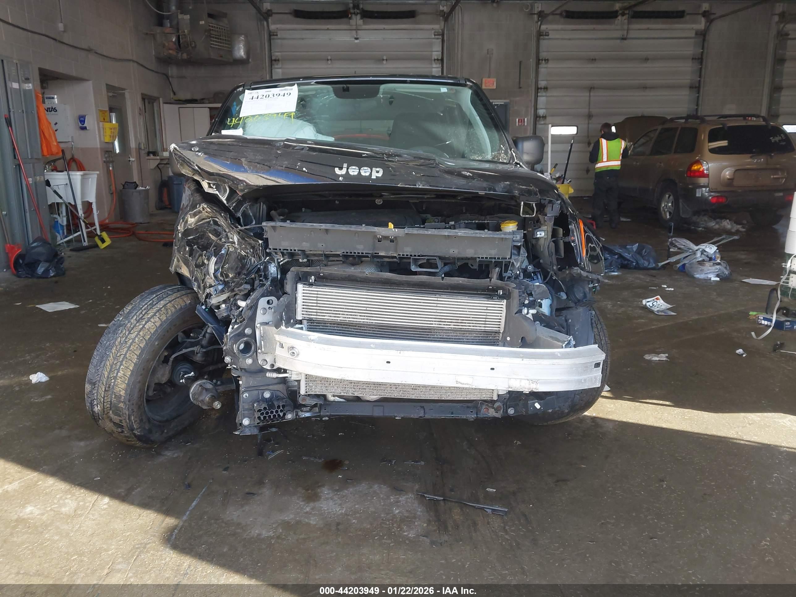 JEEP RENEGADE image 6