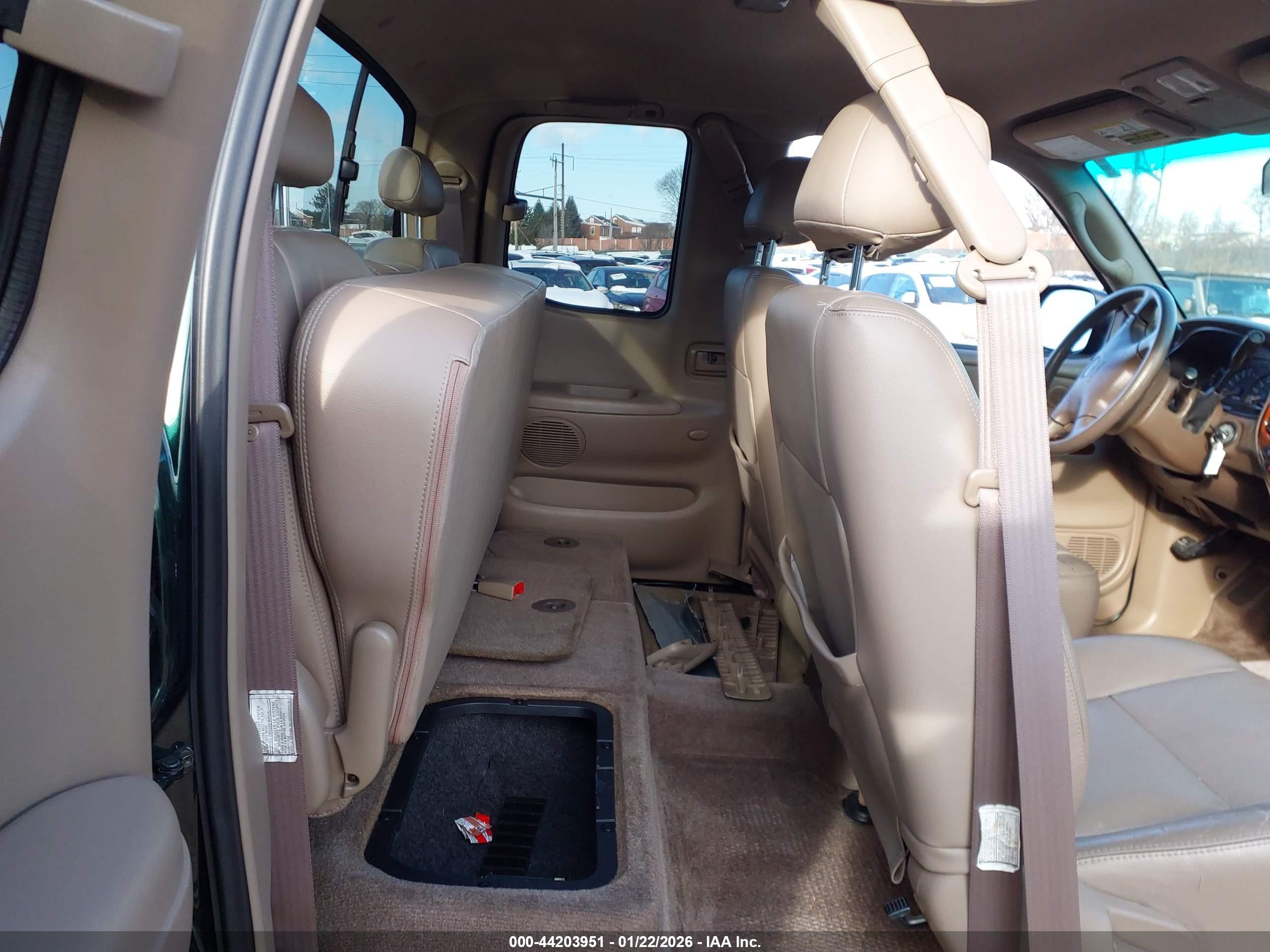 TOYOTA TUNDRA image 8