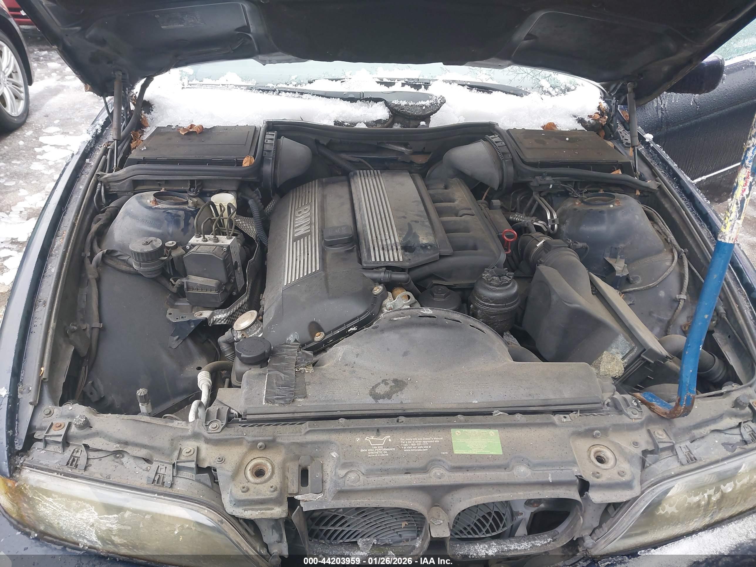BMW 528IA image 10