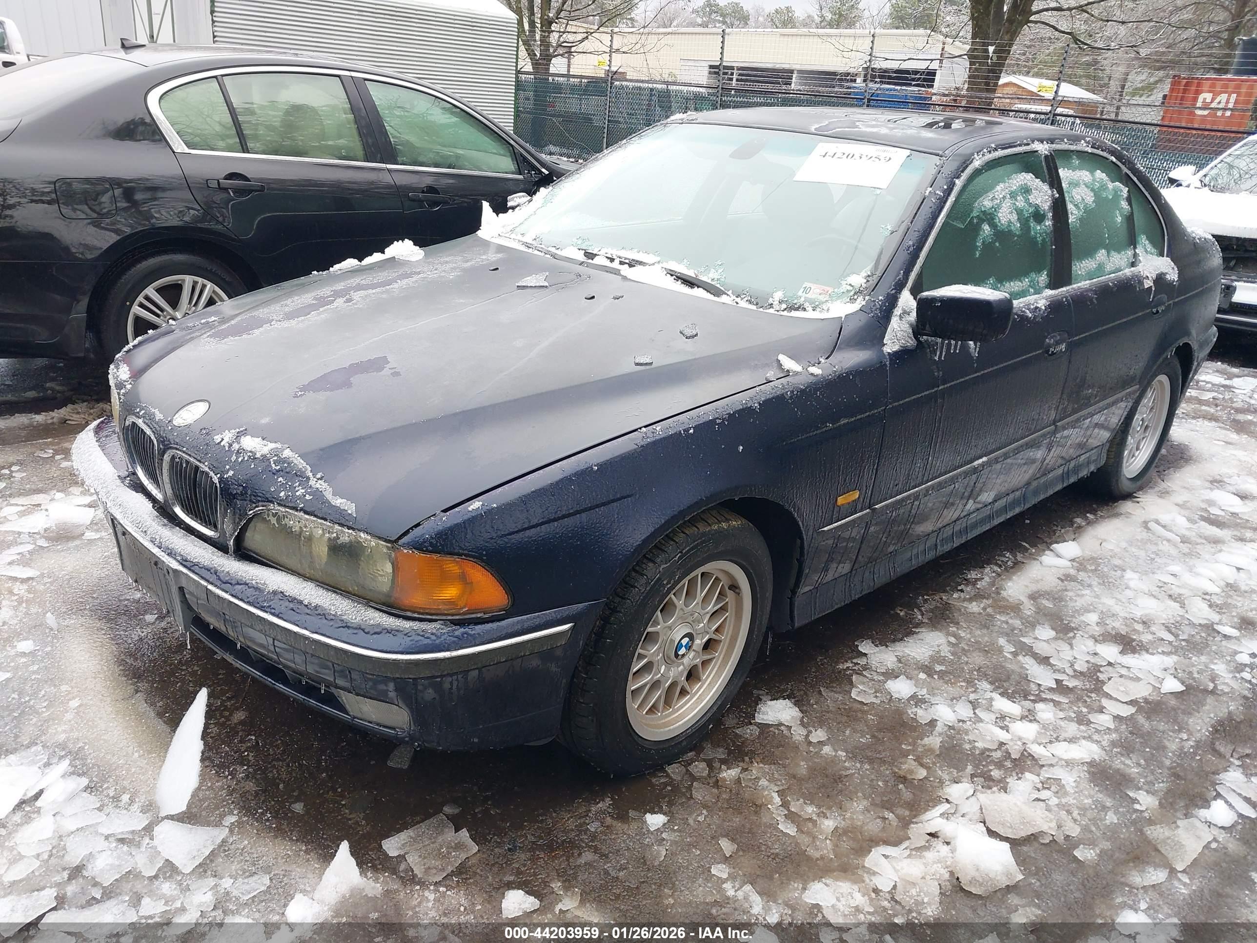 BMW 528IA image 2