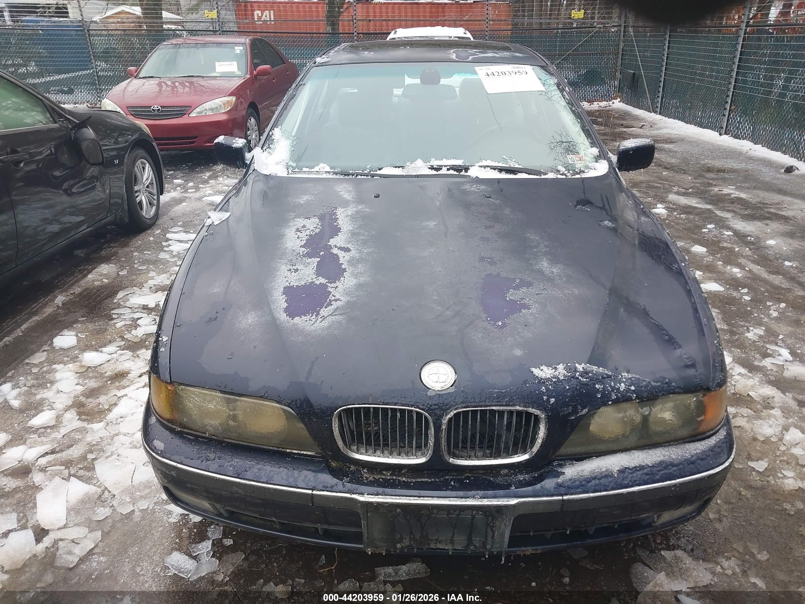 BMW 528IA image 6