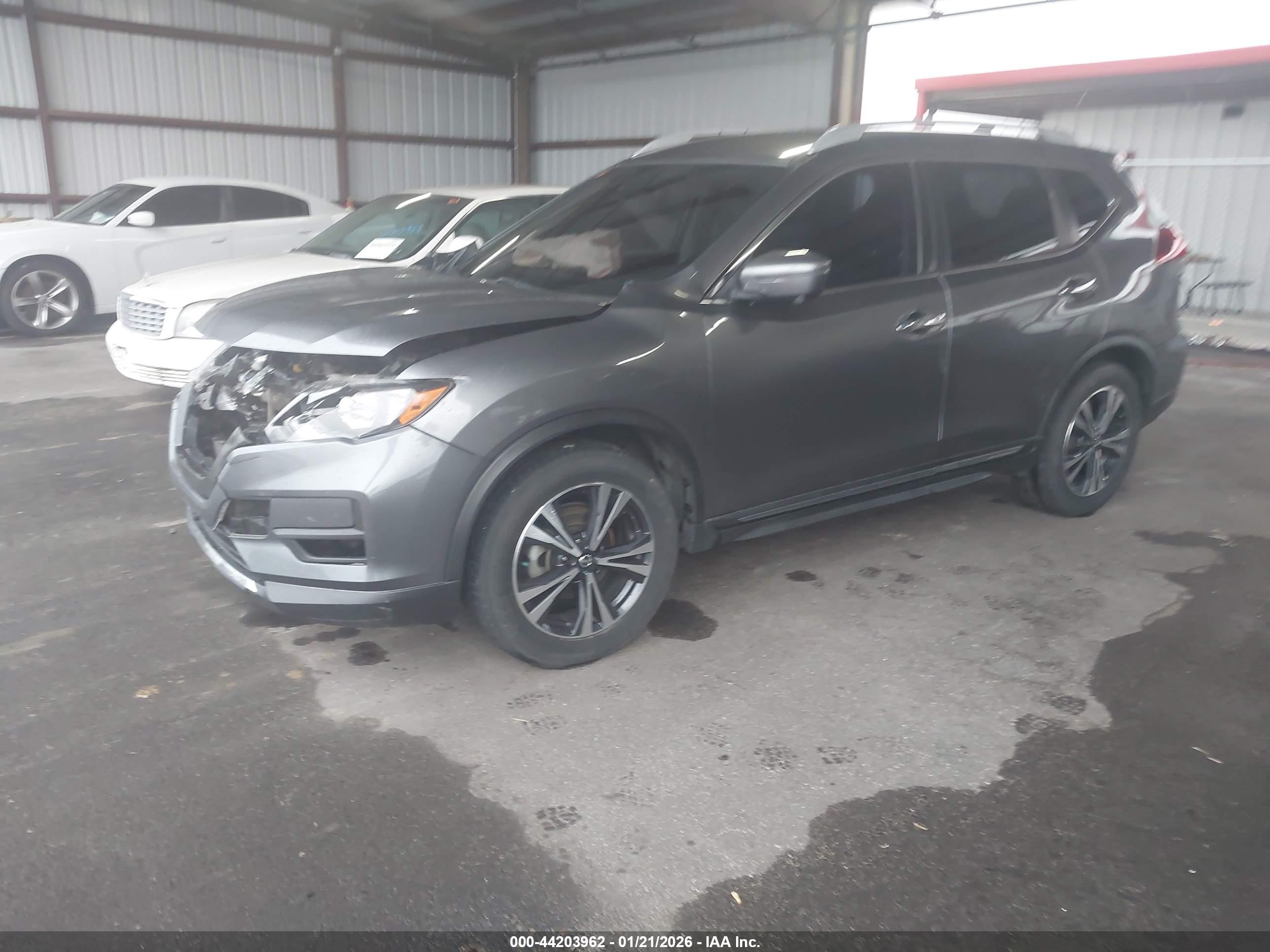 NISSAN ROGUE image 2