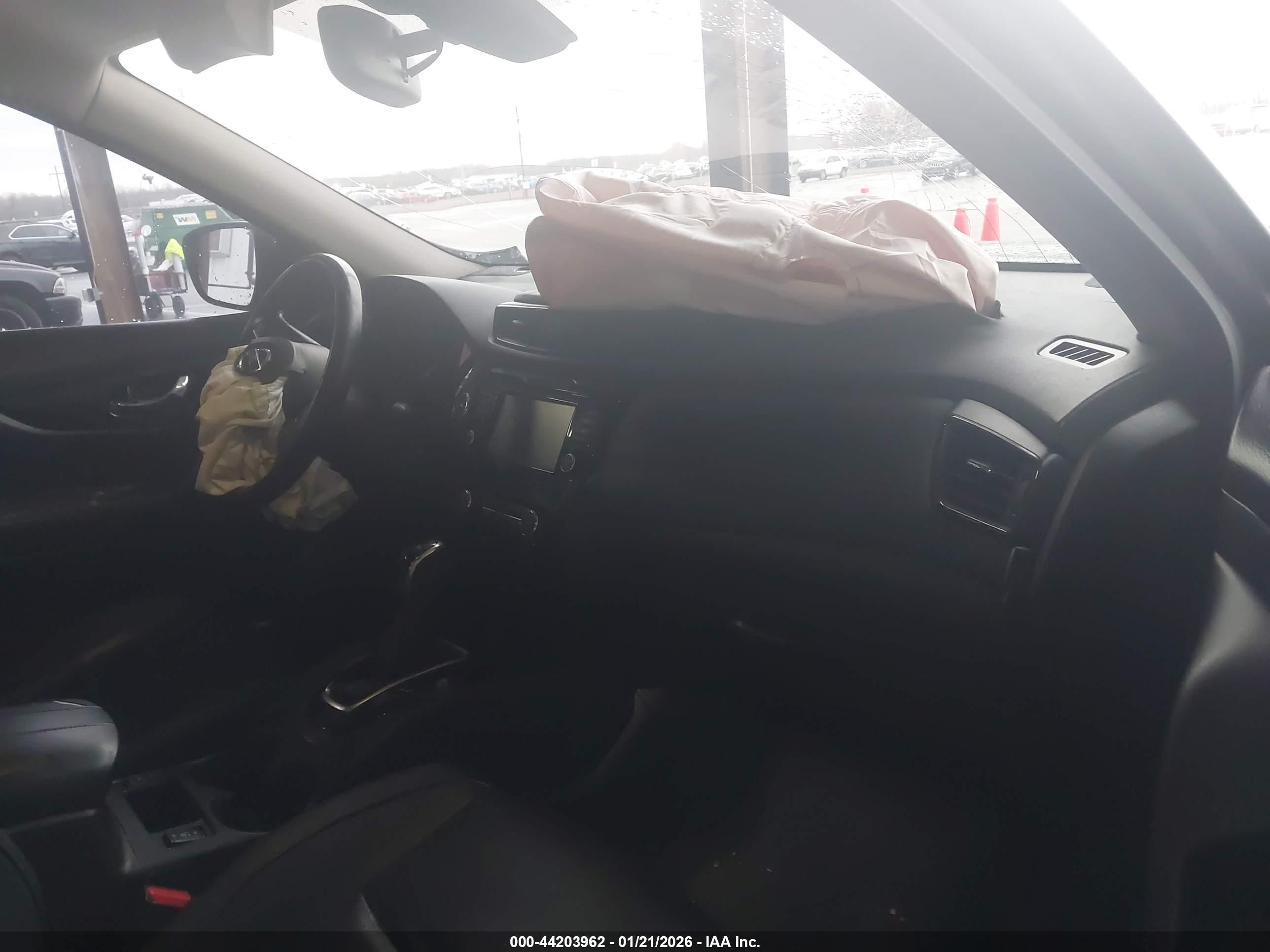 NISSAN ROGUE image 5