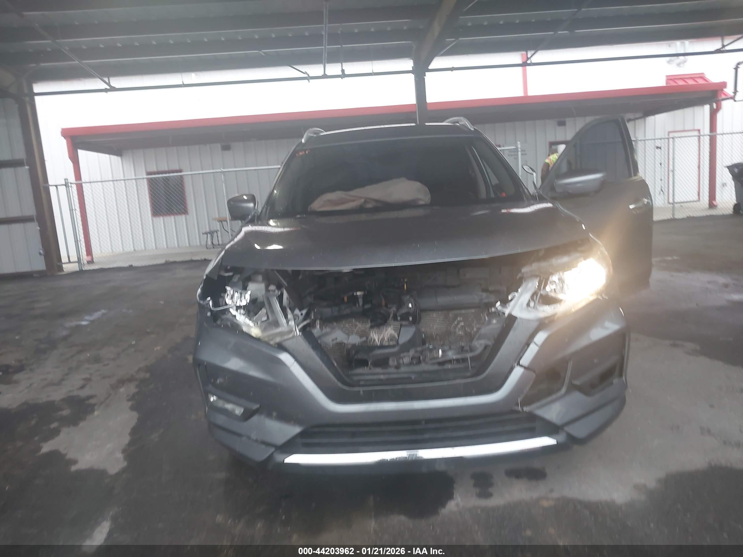 NISSAN ROGUE image 6
