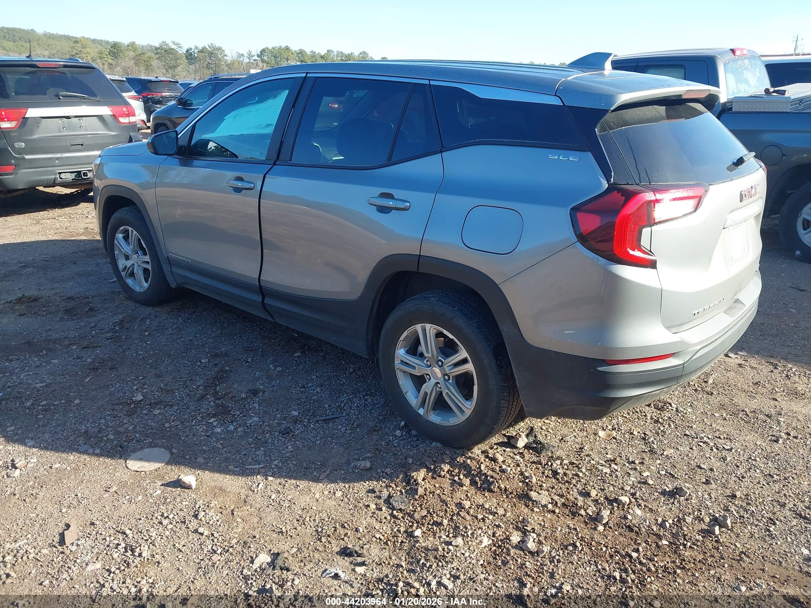 GMC TERRAIN image 3