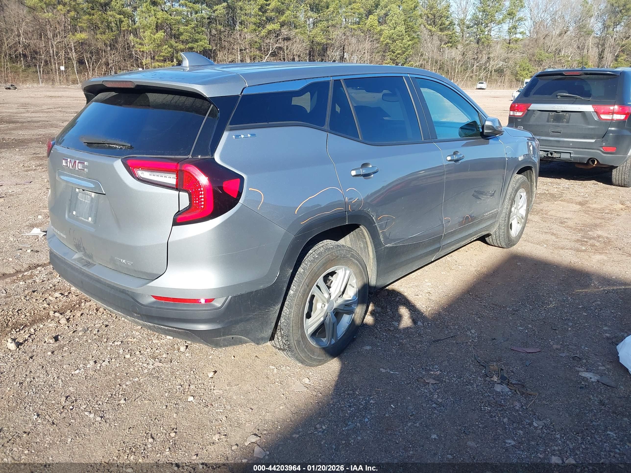 GMC TERRAIN image 4