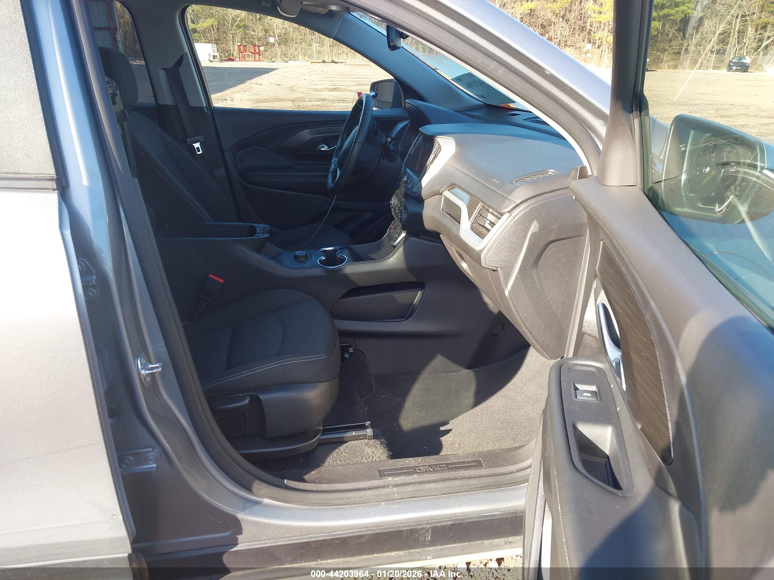 GMC TERRAIN image 5