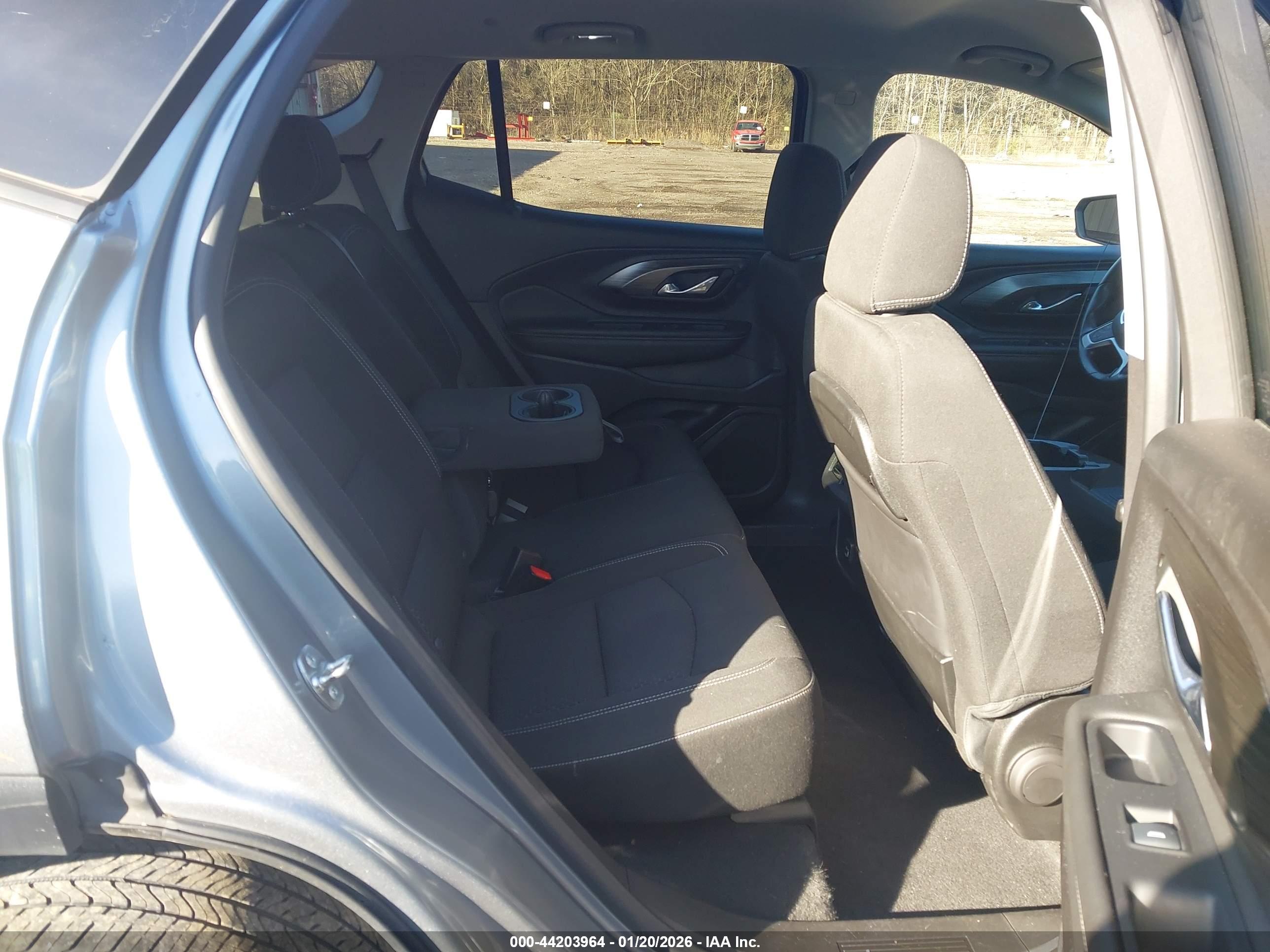 GMC TERRAIN image 8