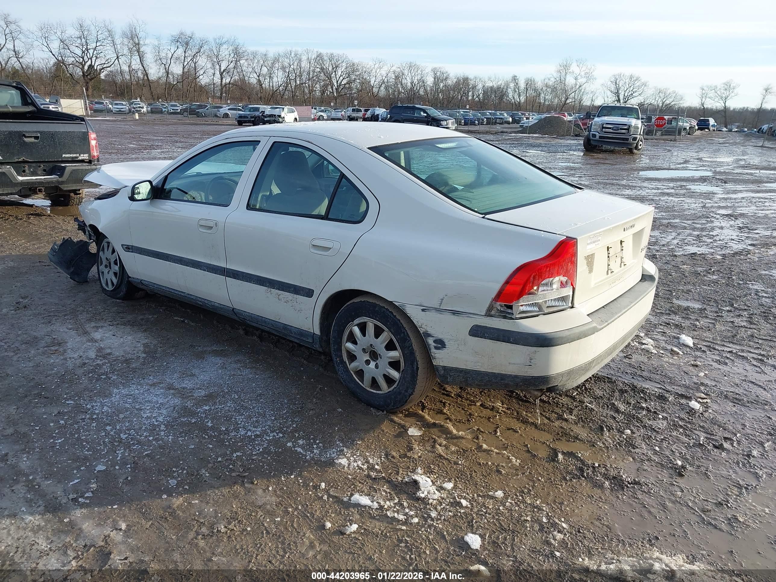 VOLVO S60 image 3