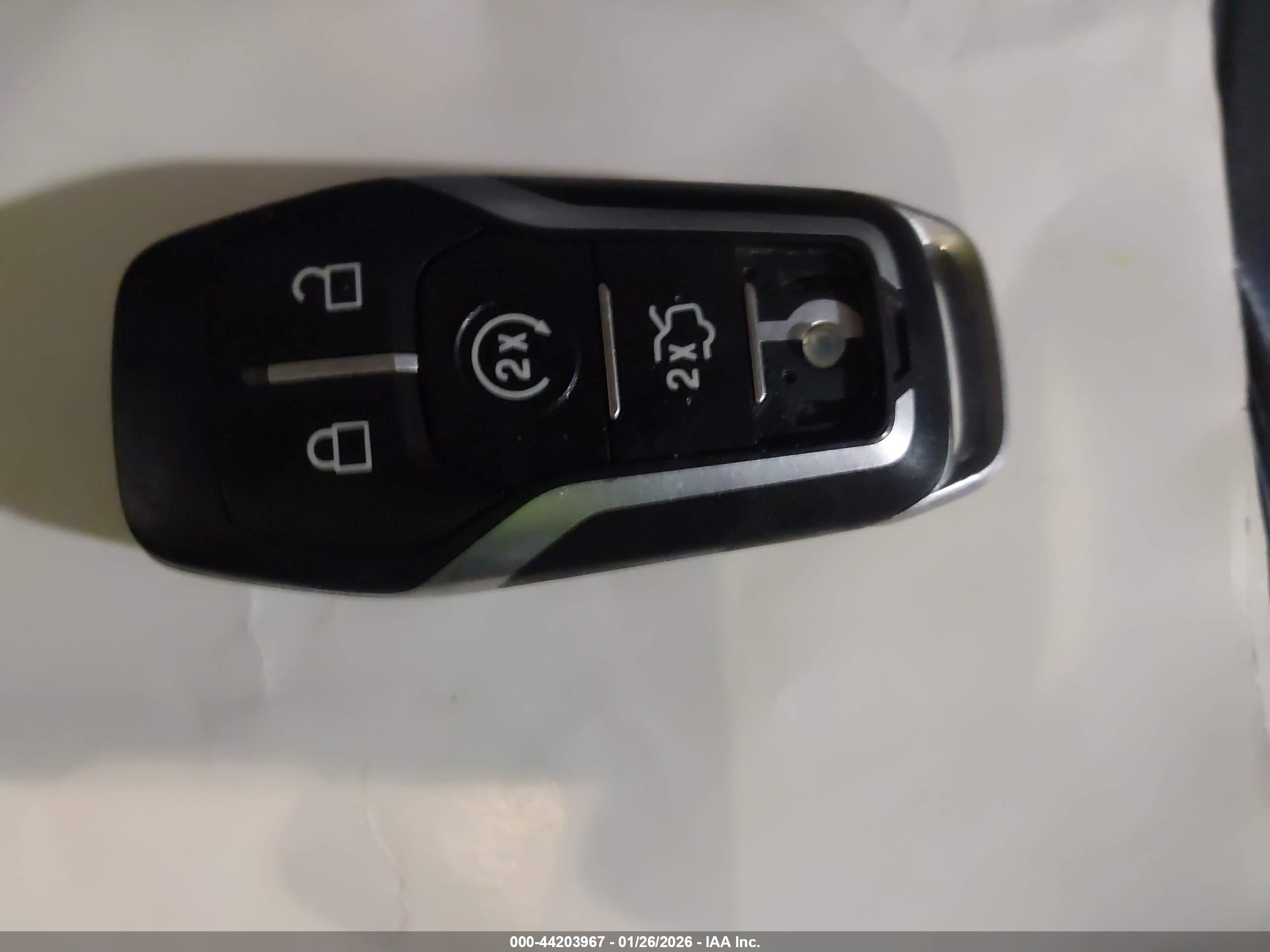 FORD FUSION image 11