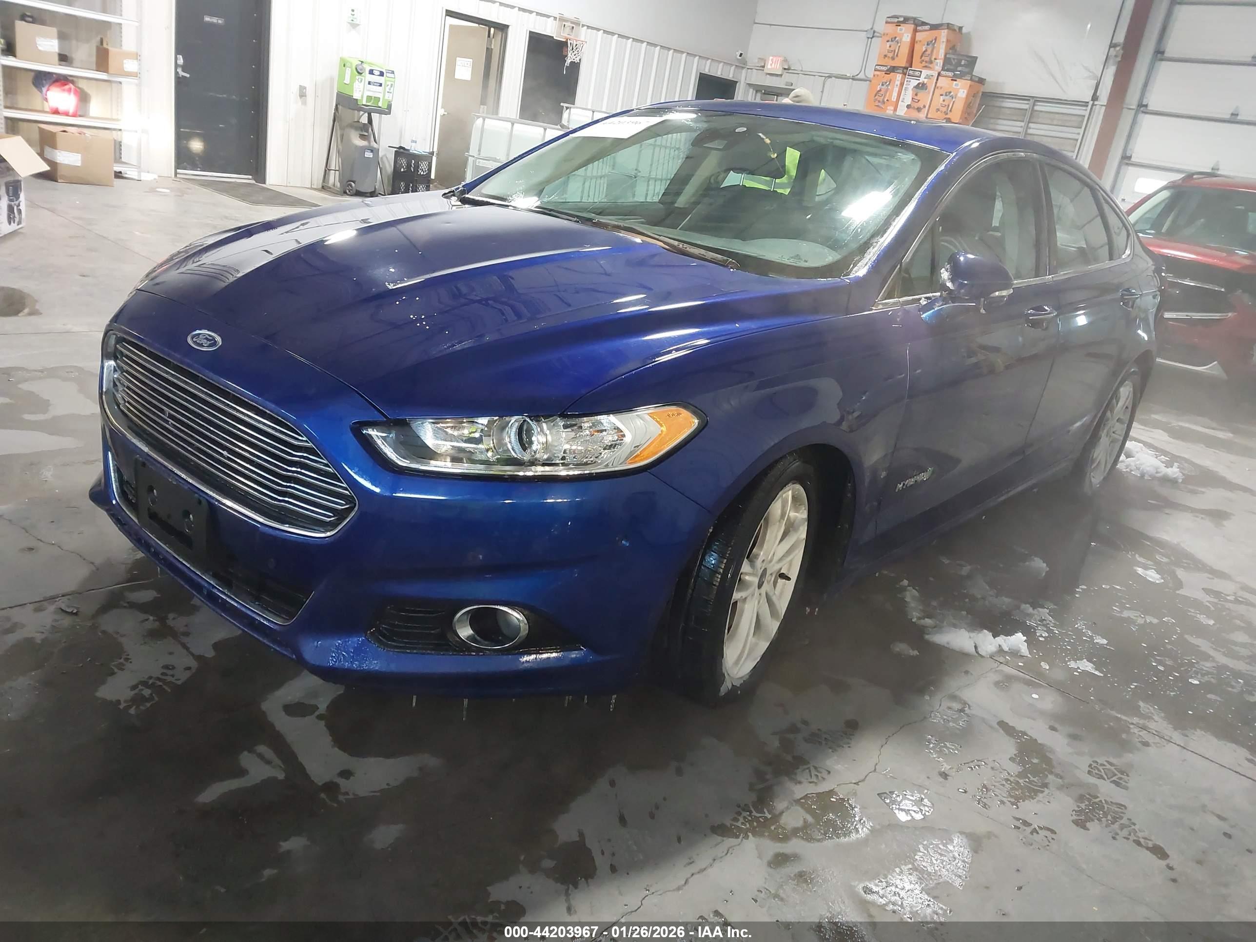 FORD FUSION image 2