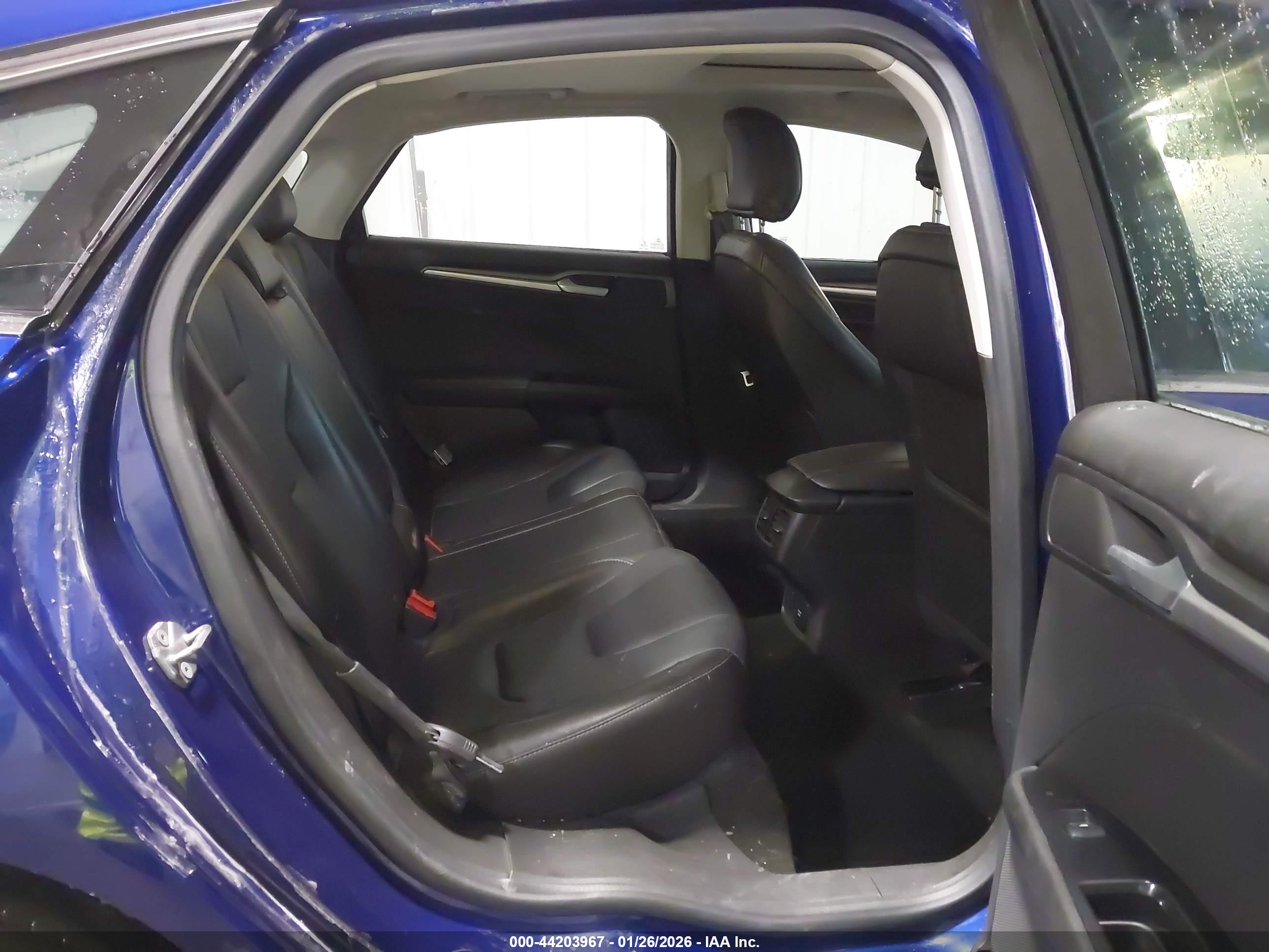 FORD FUSION image 8