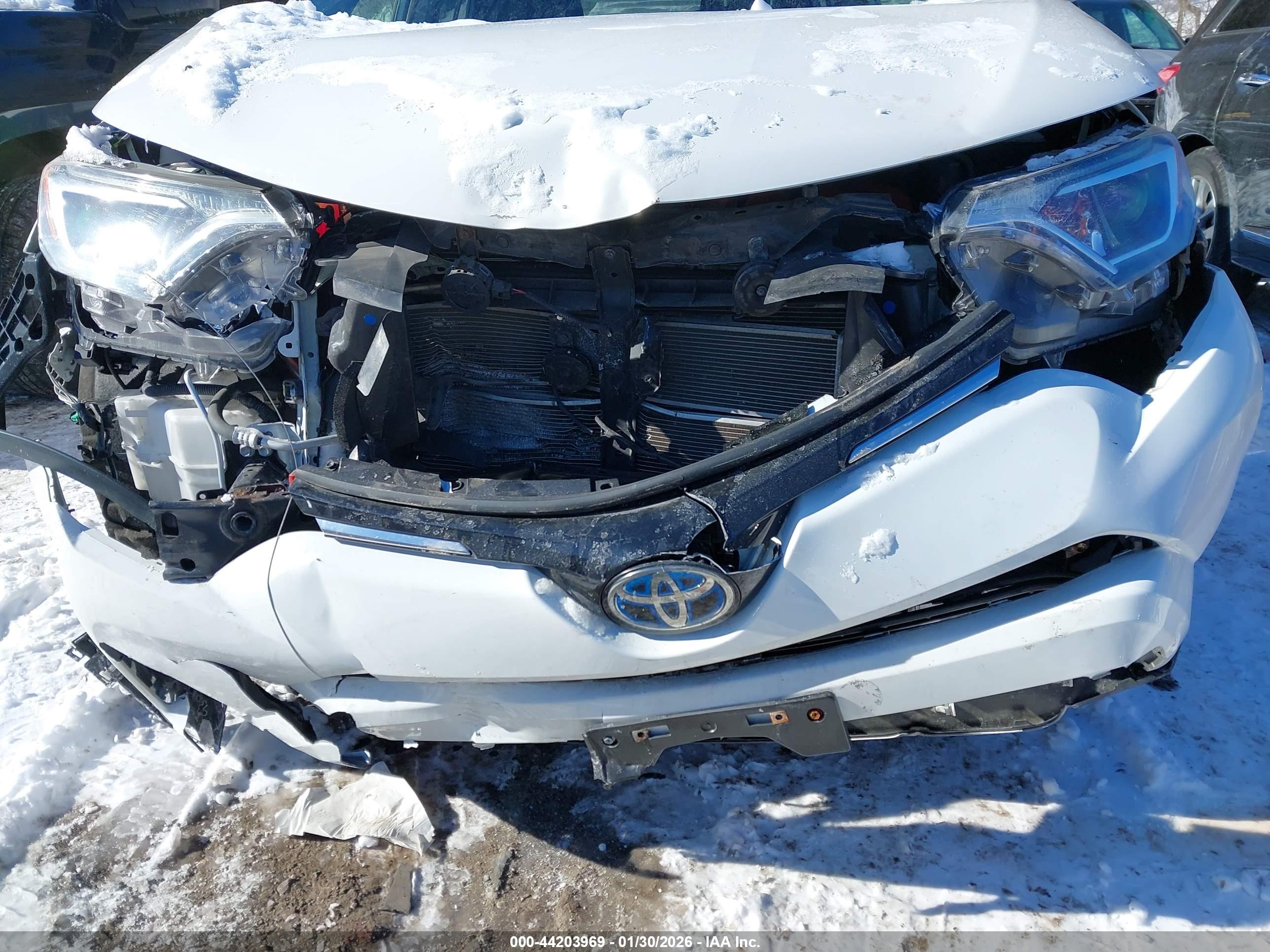 TOYOTA RAV4 image 6