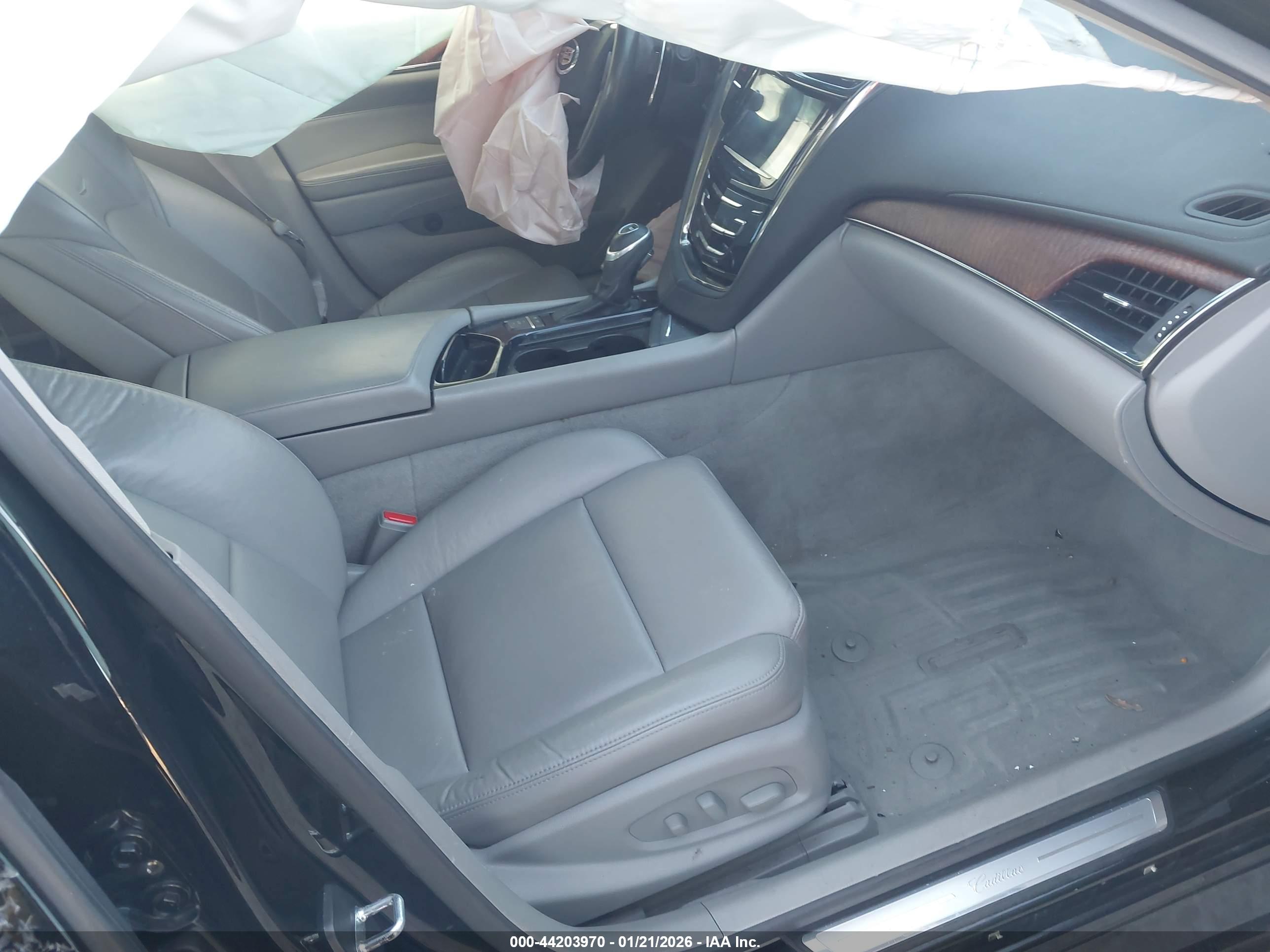 CADILLAC CTS image 5