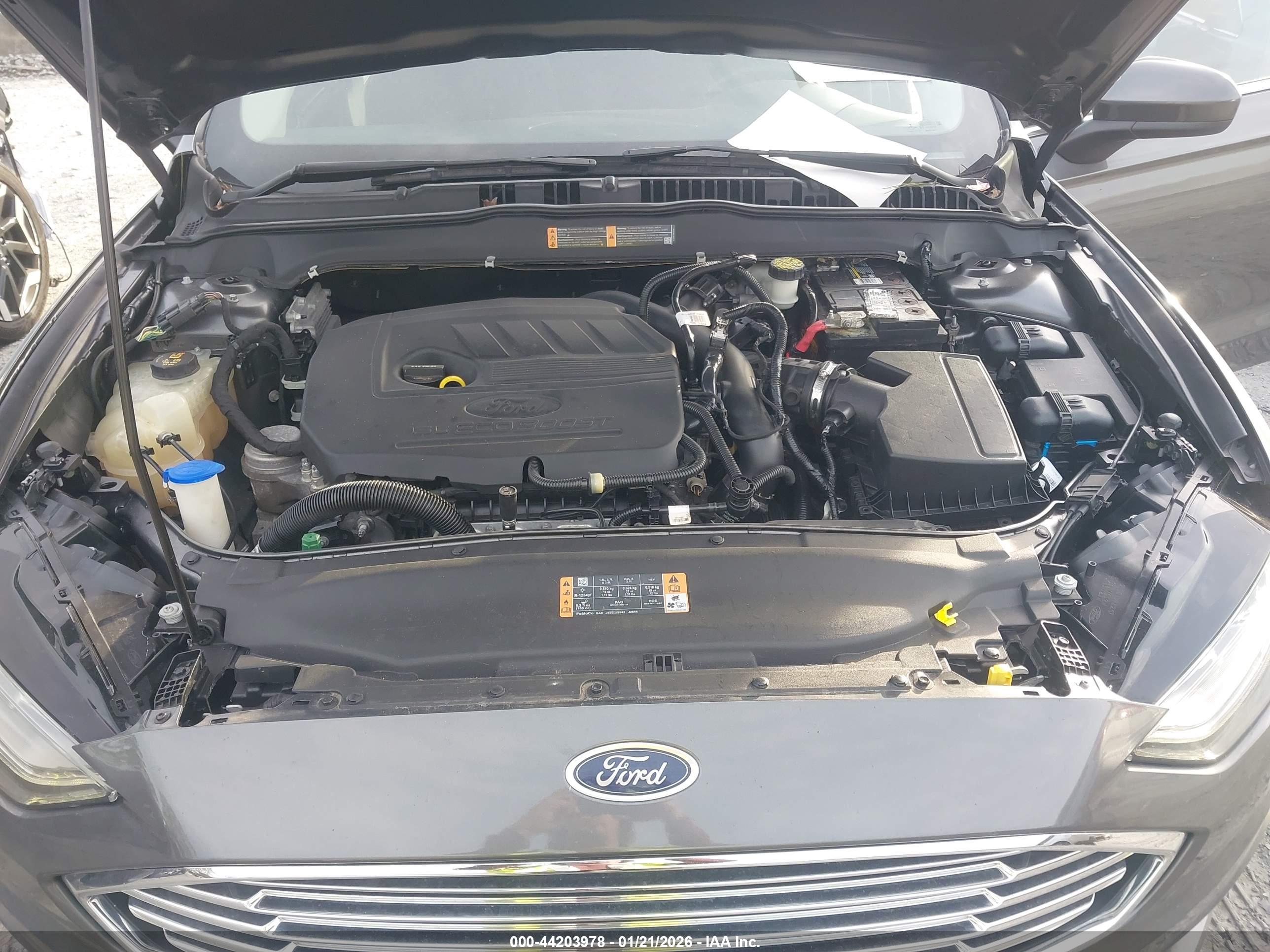 FORD FUSION image 10