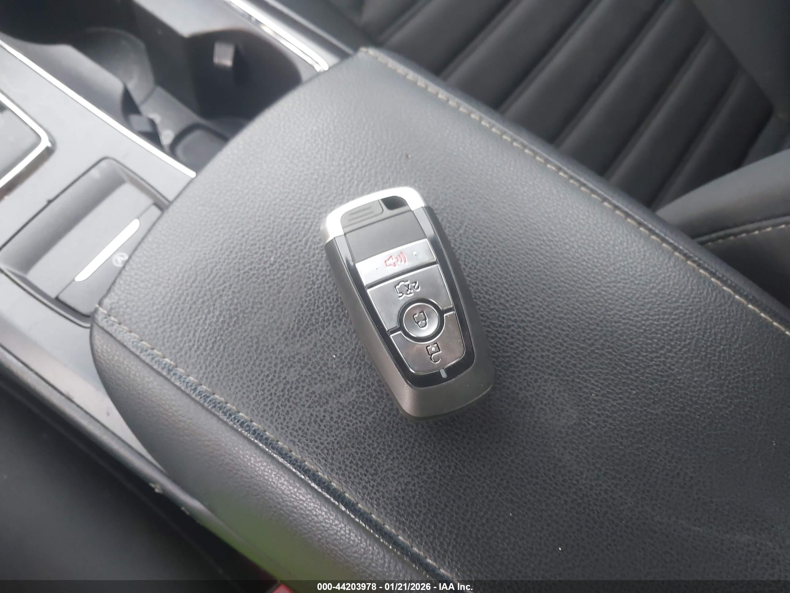 FORD FUSION image 11