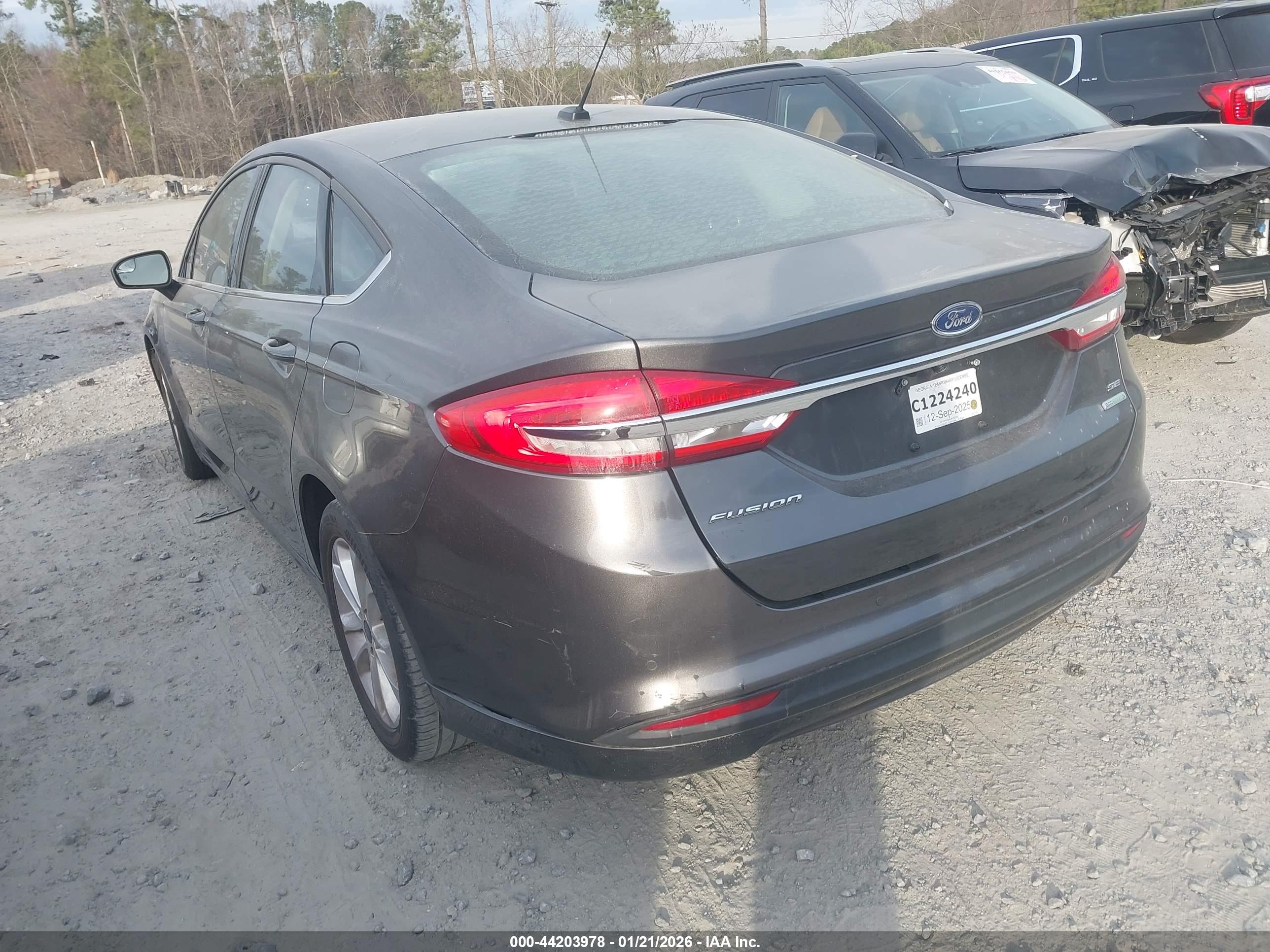 FORD FUSION image 3