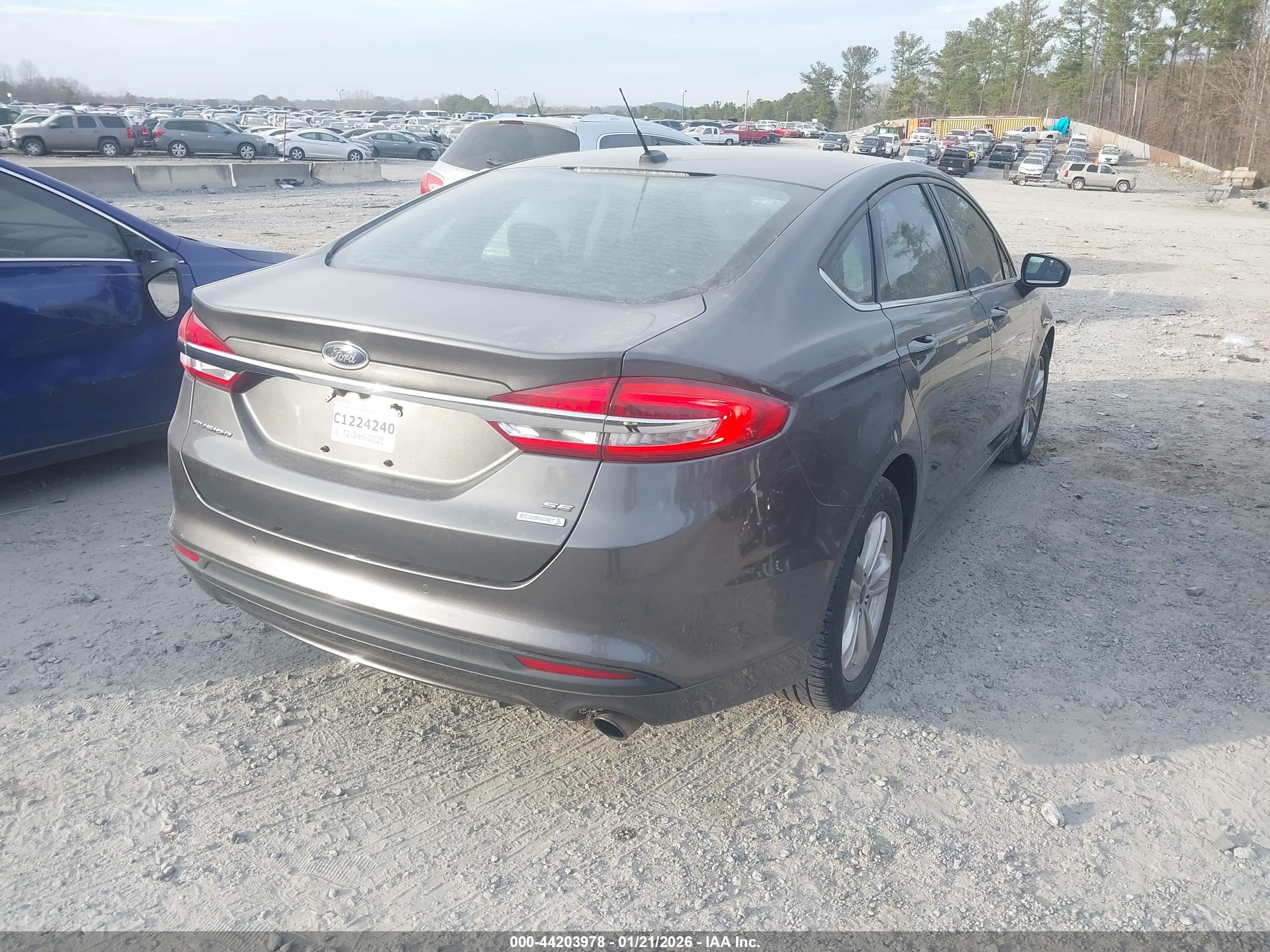 FORD FUSION image 4