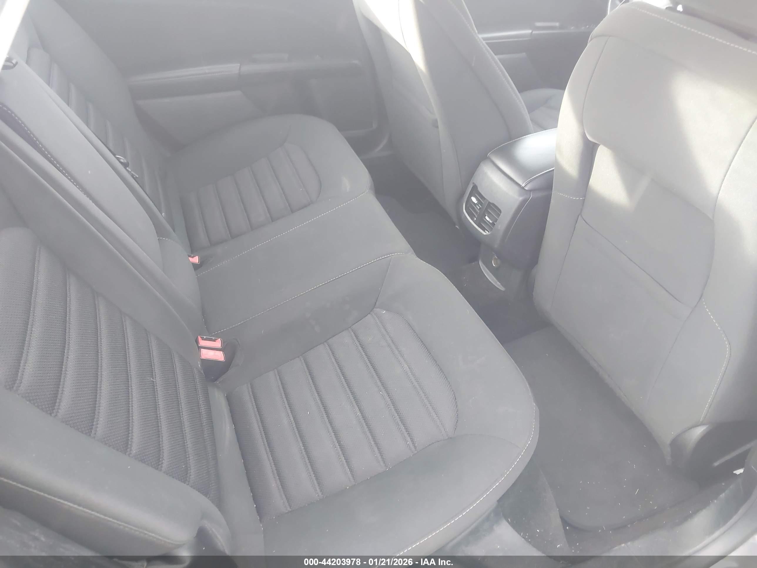 FORD FUSION image 8