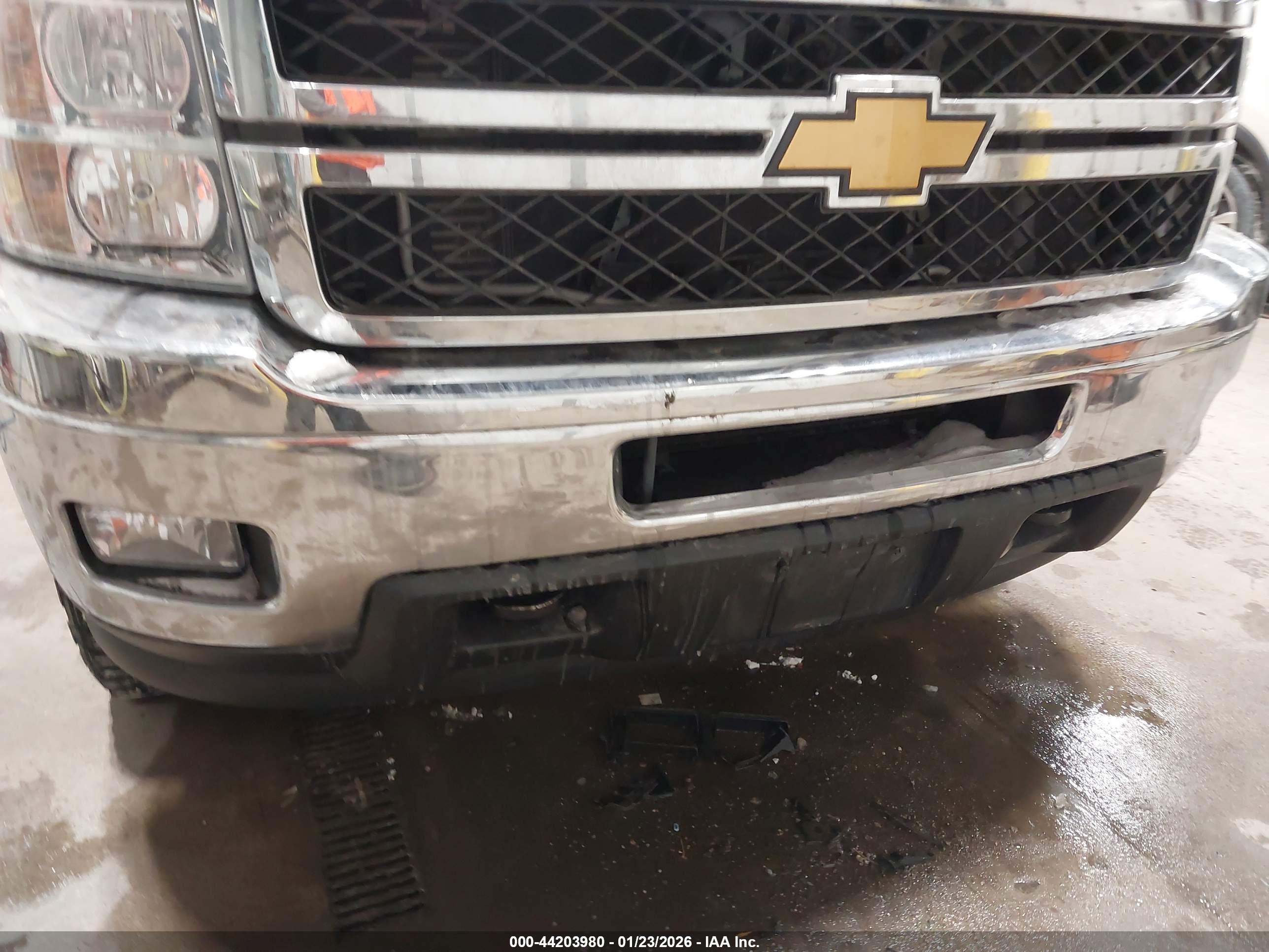 CHEVROLET SILVERADO image 6