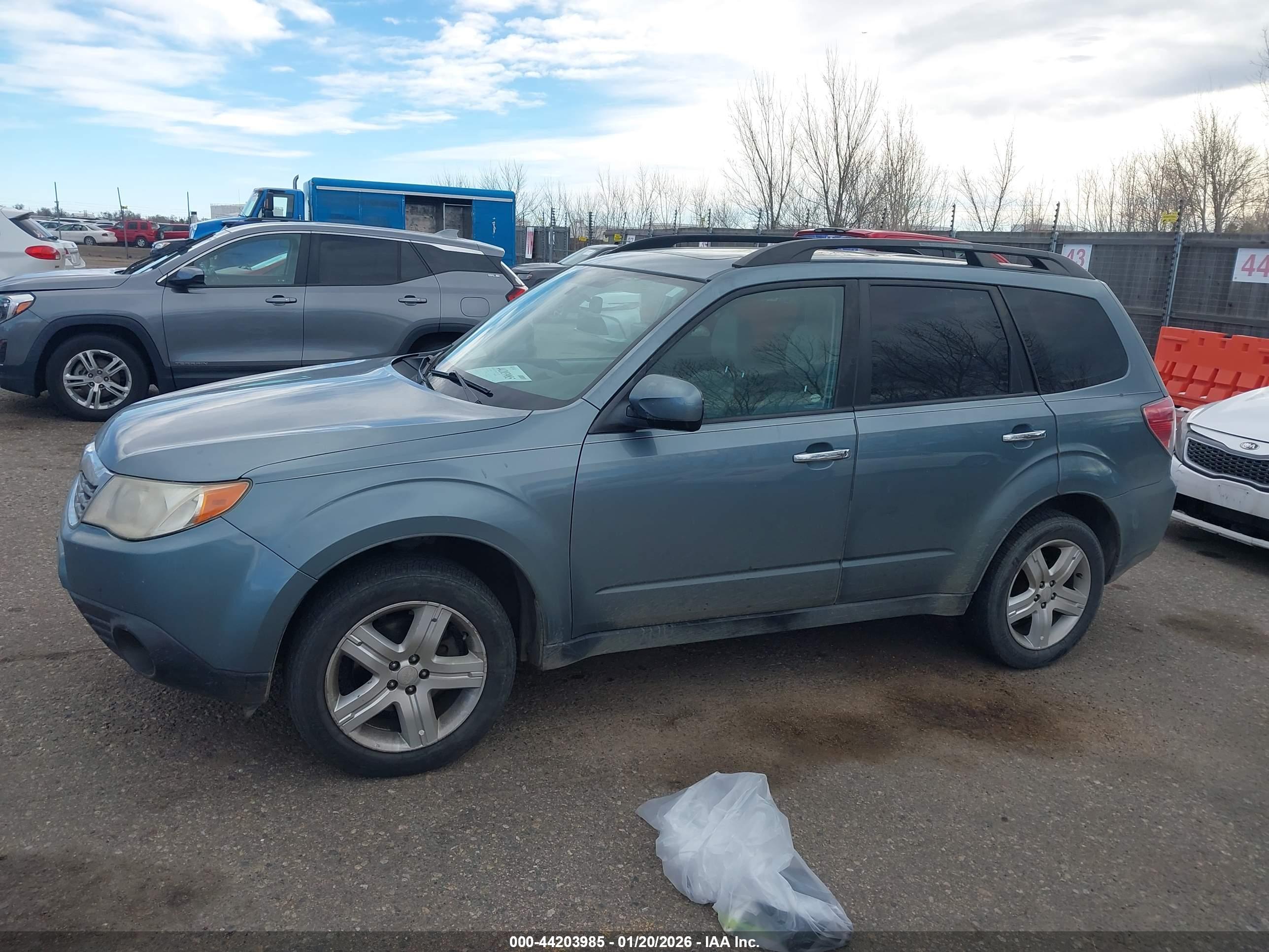 SUBARU FORESTER image 2