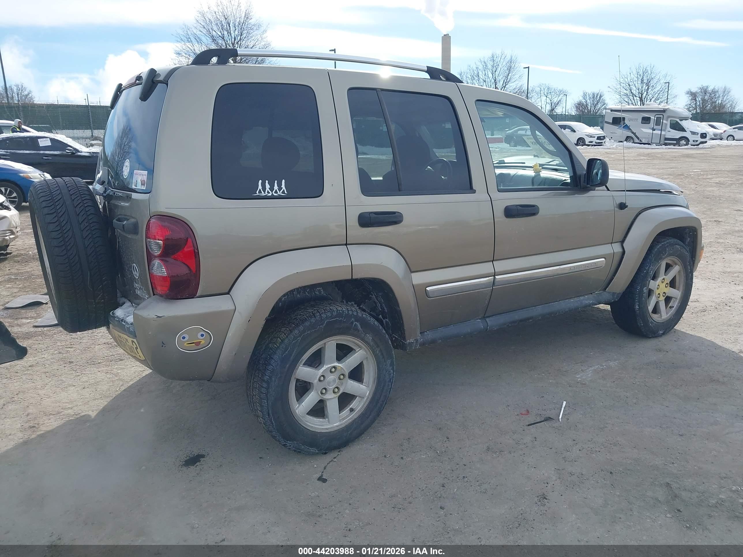 JEEP LIBERTY image 4