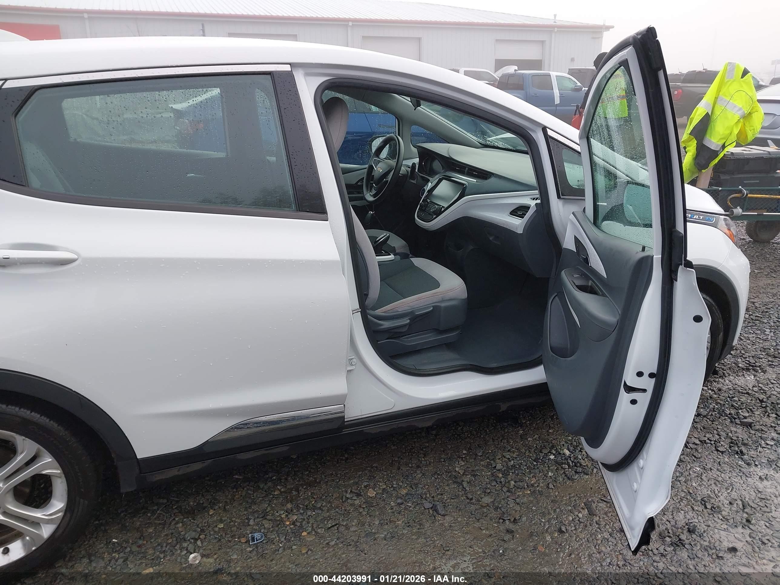 CHEVROLET BOLT image 5