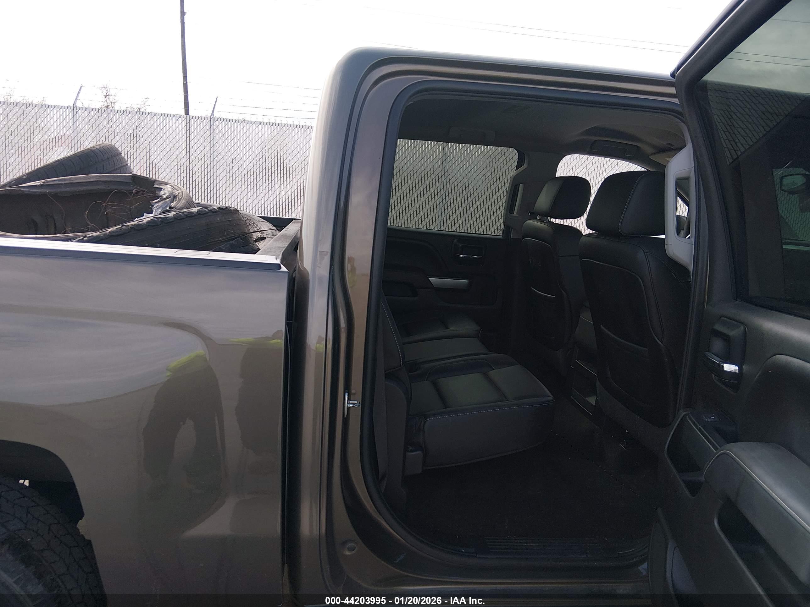 CHEVROLET SILVERADO image 8