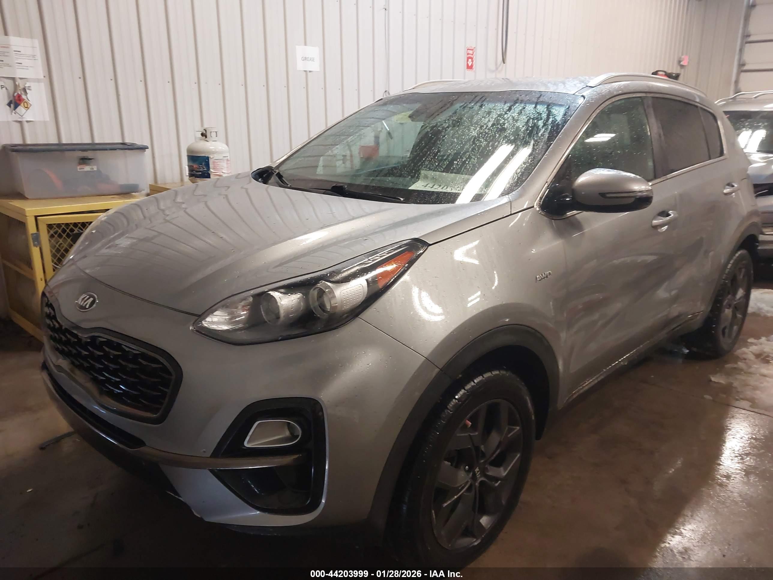 KIA SPORTAGE image 2